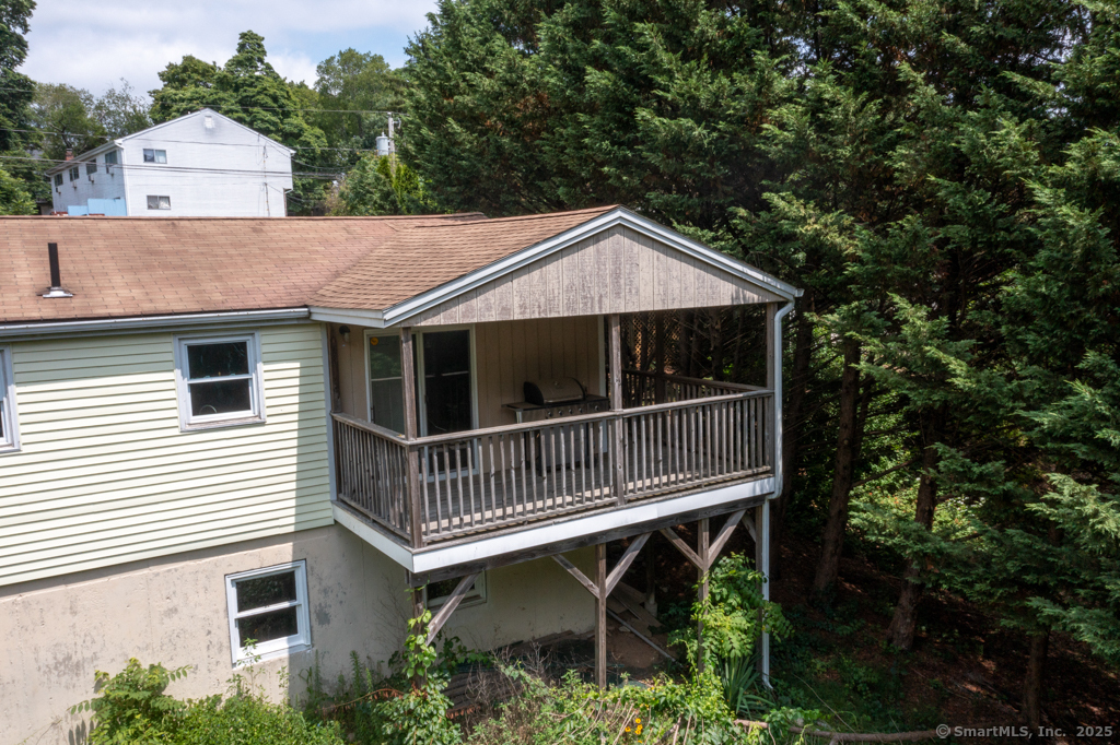 Montville, Connecticut, 06382, United States, 5 Bedrooms Bedrooms, ,3 BathroomsBathrooms,Residential,For Sale,1895658