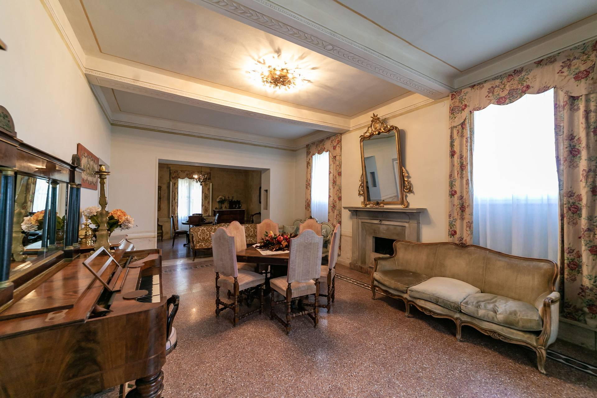 Via di Villa Bianca, Montepulciano, Siena, 53045, IT, 10 Bedrooms Bedrooms, ,10 BathroomsBathrooms,Residential,For Sale,Via di Villa Bianca,1311375