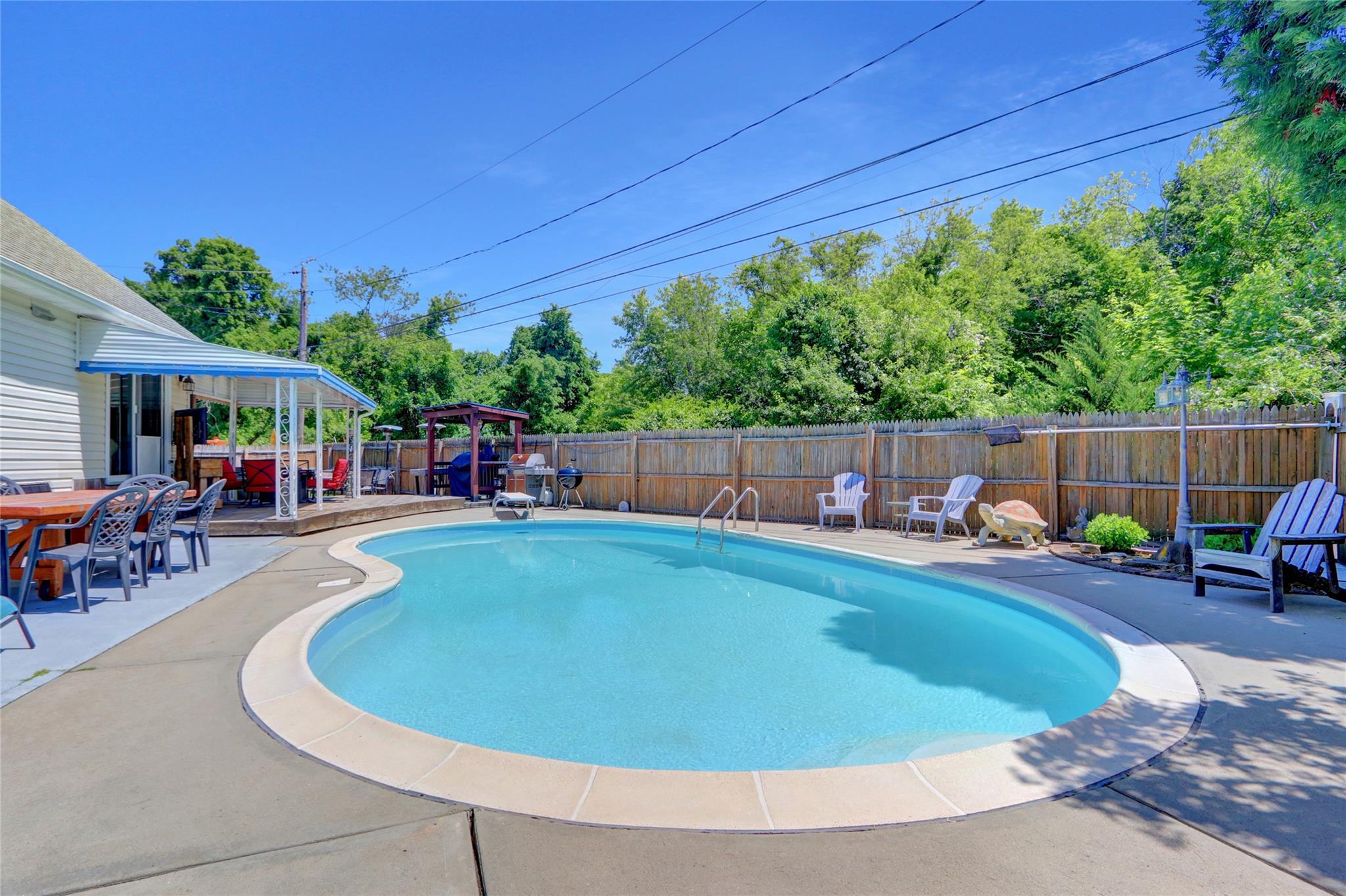 Bethpage, New York, 11714, United States, 4 Bedrooms Bedrooms, ,2 BathroomsBathrooms,Residential,For Sale,1841830