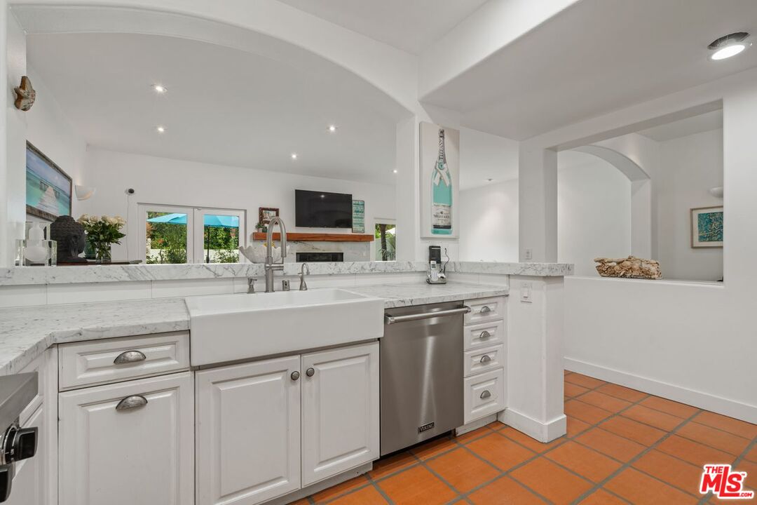 Malibu, California, 90265, United States, 3 Bedrooms Bedrooms, ,3 BathroomsBathrooms,Residential,For Sale,1807651