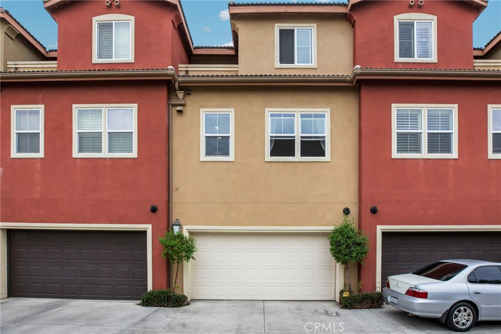 Lakewood, California, 90715, United States, 3 Bedrooms Bedrooms, ,4 BathroomsBathrooms,Residential,For Sale,1860565