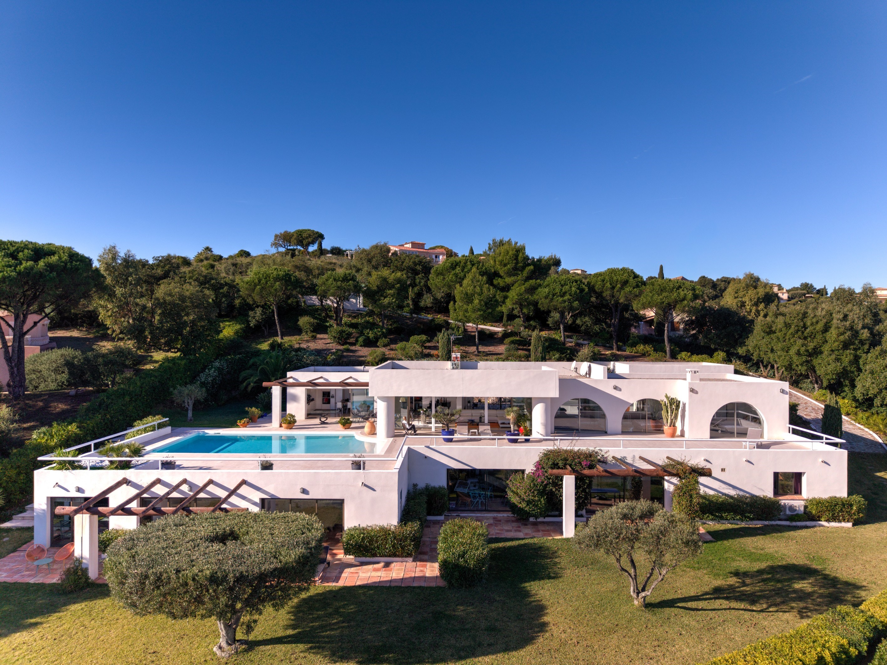  Contemporary villa with panoramic sea view for sale in Sainte-Maxime - 物件實景