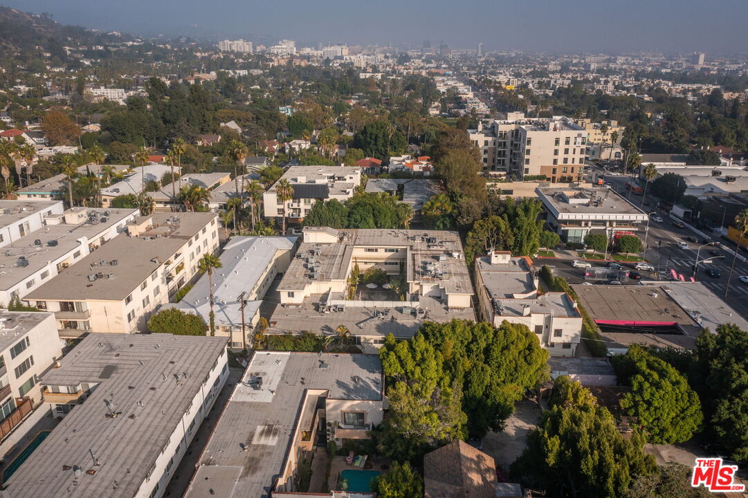 Los Angeles, California, 90046, United States, 3 Bedrooms Bedrooms, ,3 BathroomsBathrooms,Residential,For Sale,1989732