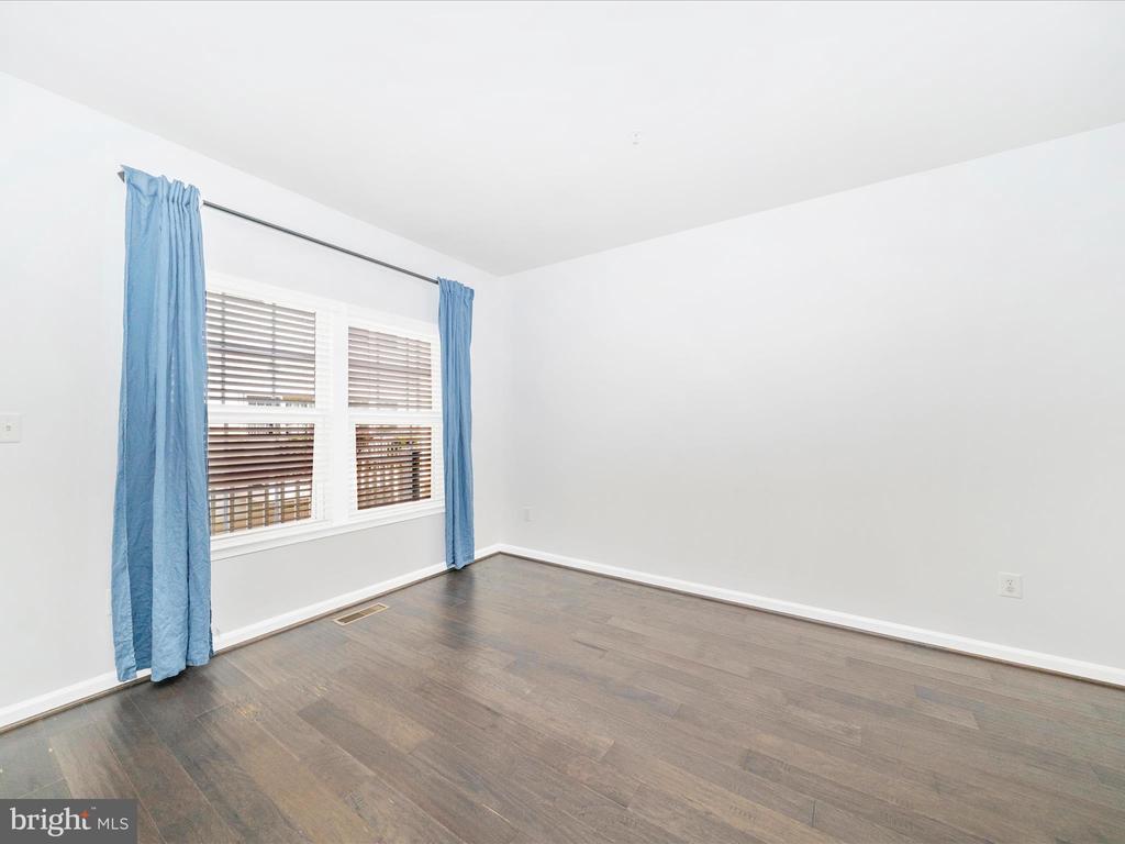 Greenbelt, Maryland, 20770, United States, 3 Bedrooms Bedrooms, ,4 BathroomsBathrooms,Residential,For Sale,2001496