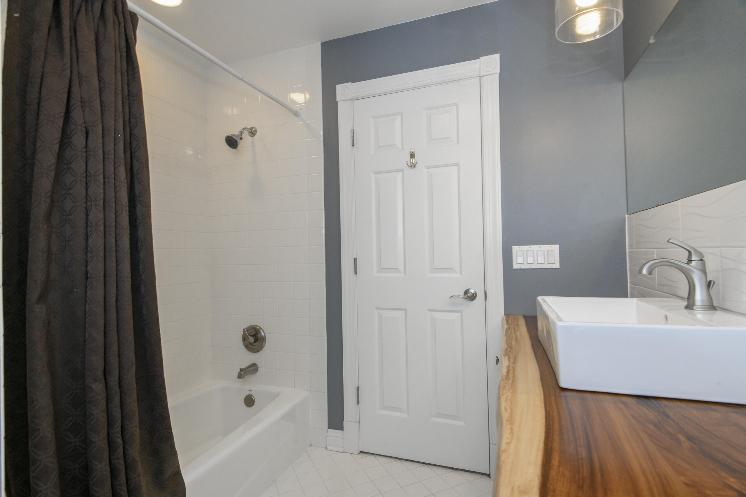 Wind Point, Wisconsin, 53402, United States, 4 Bedrooms Bedrooms, ,3 BathroomsBathrooms,Residential,For Sale,2048507