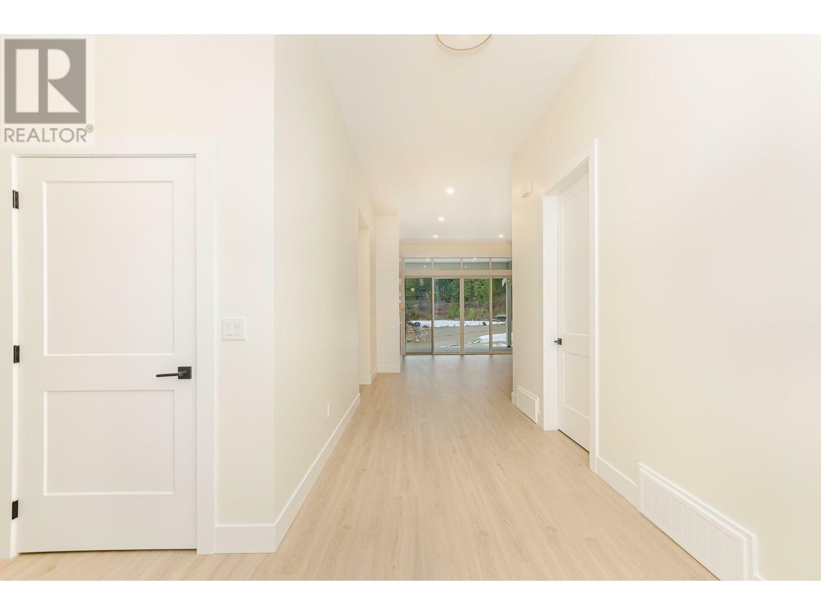 BLIND BAY, British Columbia, V0E 1H0, CA, 3 Bedrooms Bedrooms, ,2 BathroomsBathrooms,Residential,For Sale,1836853