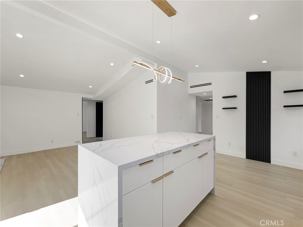 Winnetka, California, 91306, United States, ,Residential,For Sale,2005421