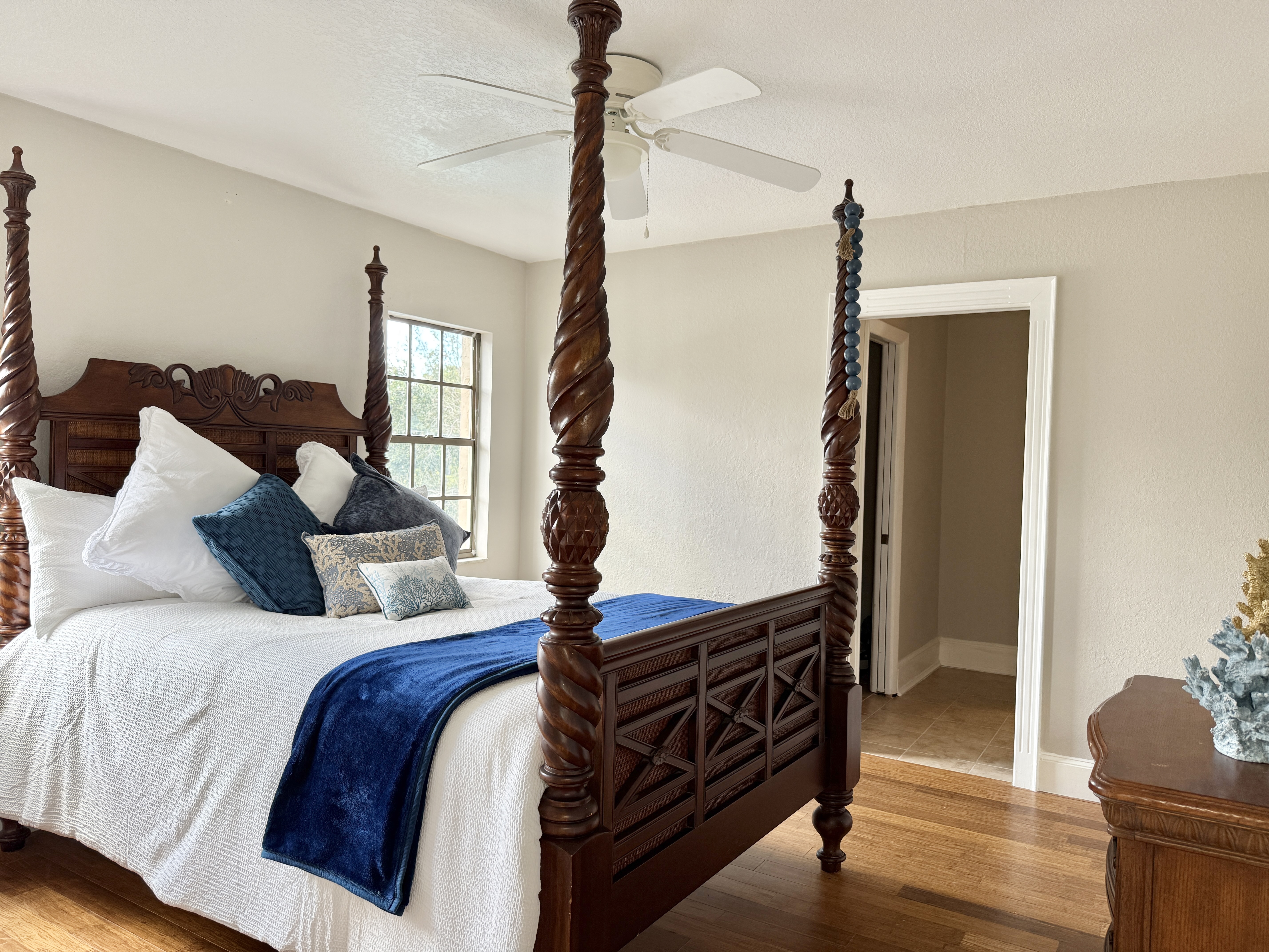 Temple Terrace, Florida, 33637, United States, 3 Bedrooms Bedrooms, ,4 BathroomsBathrooms,Residential,For Sale,1982268