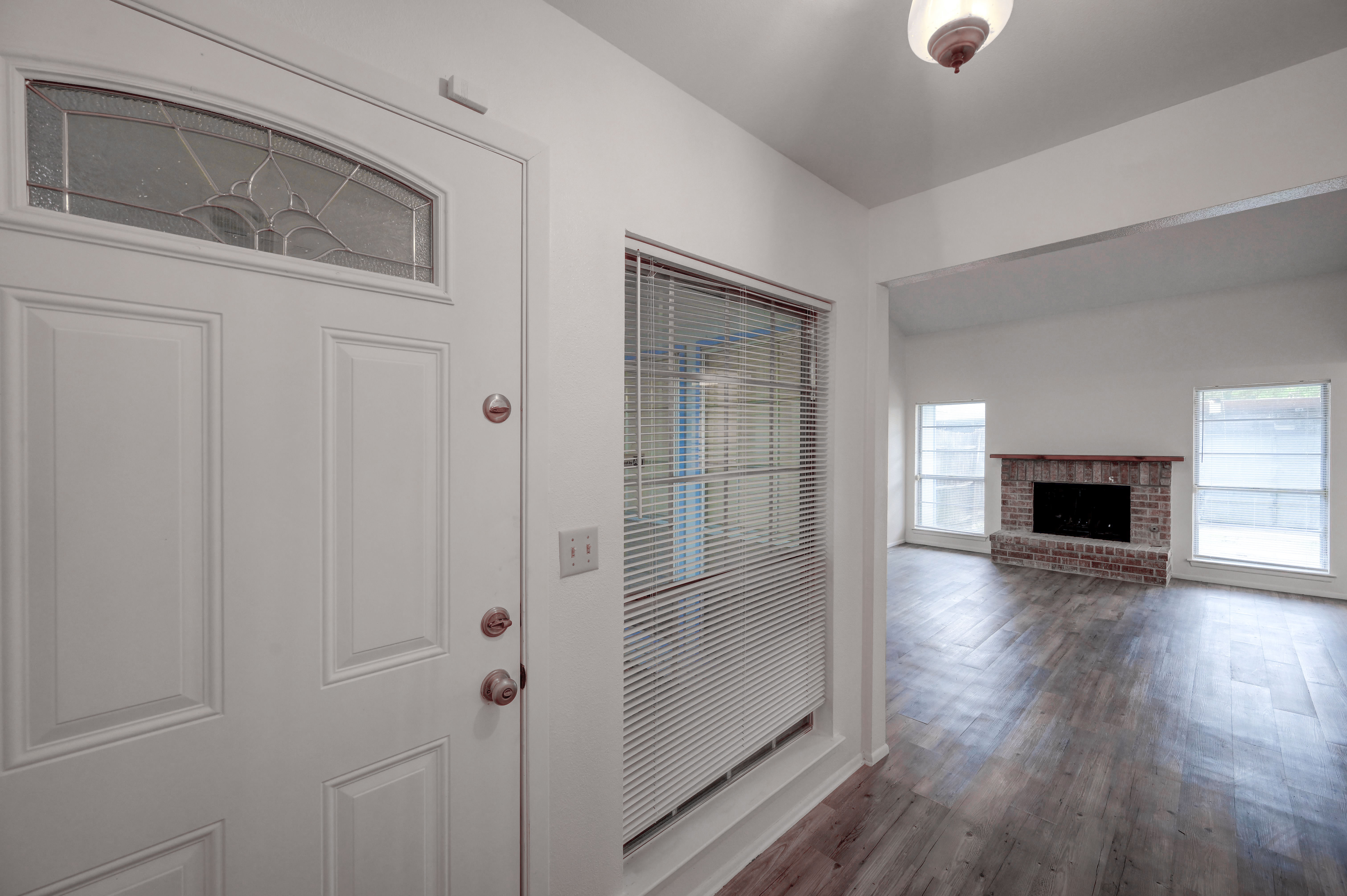  Vaulted Ceilings and Fresh Updates - 物件實景