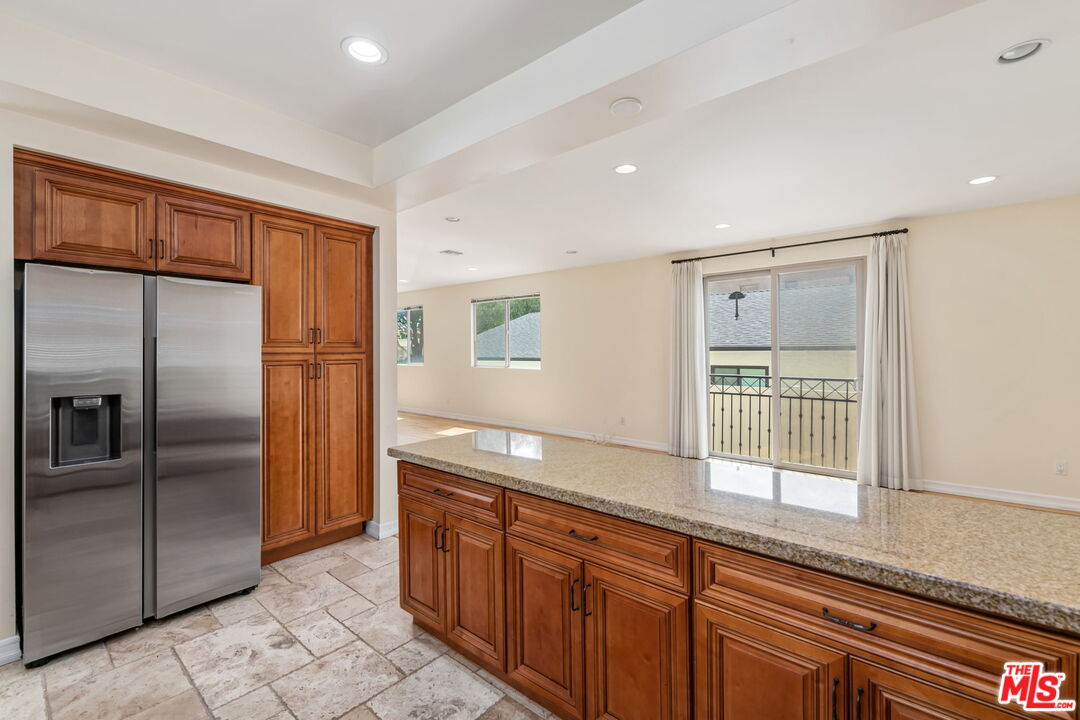 Los Angeles, California, 90025, United States, 6 Bedrooms Bedrooms, ,Residential,For Sale,1932013