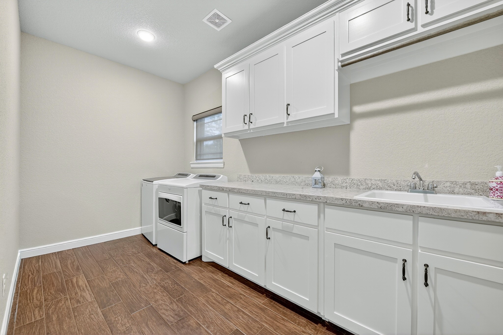 Paradise, Texas, 76073, United States, 3 Bedrooms Bedrooms, ,2 BathroomsBathrooms,Residential,For Sale,1996854