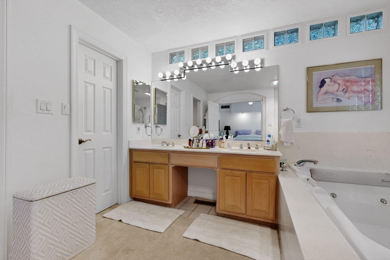Albuquerque, New Mexico, 87112, United States, 4 Bedrooms Bedrooms, ,3 BathroomsBathrooms,Residential,For Sale,1917546