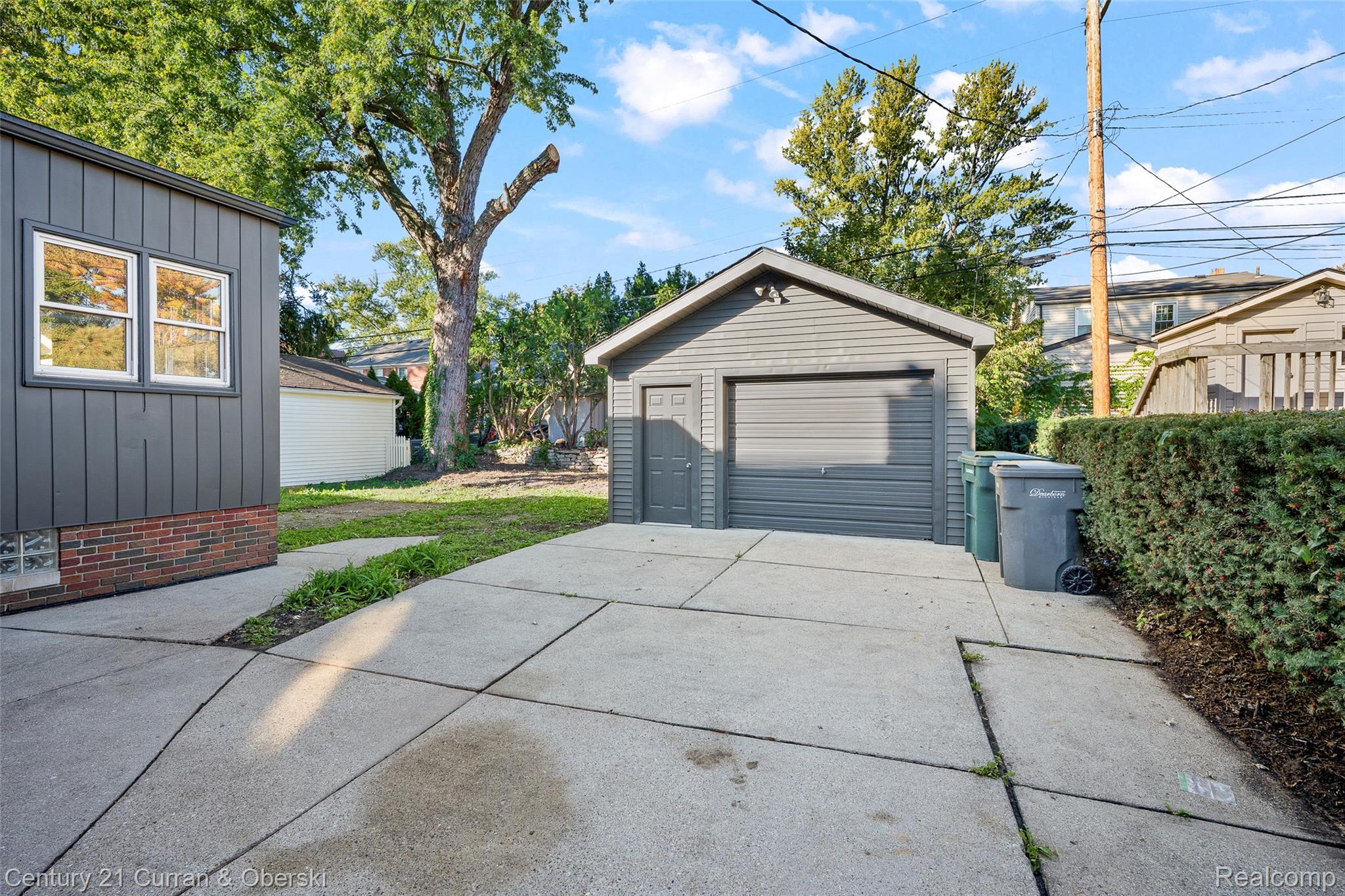 Dearborn, Michigan, 48124, United States, 4 Bedrooms Bedrooms, ,3 BathroomsBathrooms,Residential,For Sale,1979492