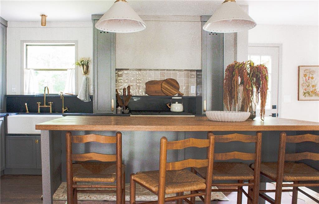 Marietta, Georgia, 30062, United States, 5 Bedrooms Bedrooms, ,3 BathroomsBathrooms,Residential,For Sale,1901486