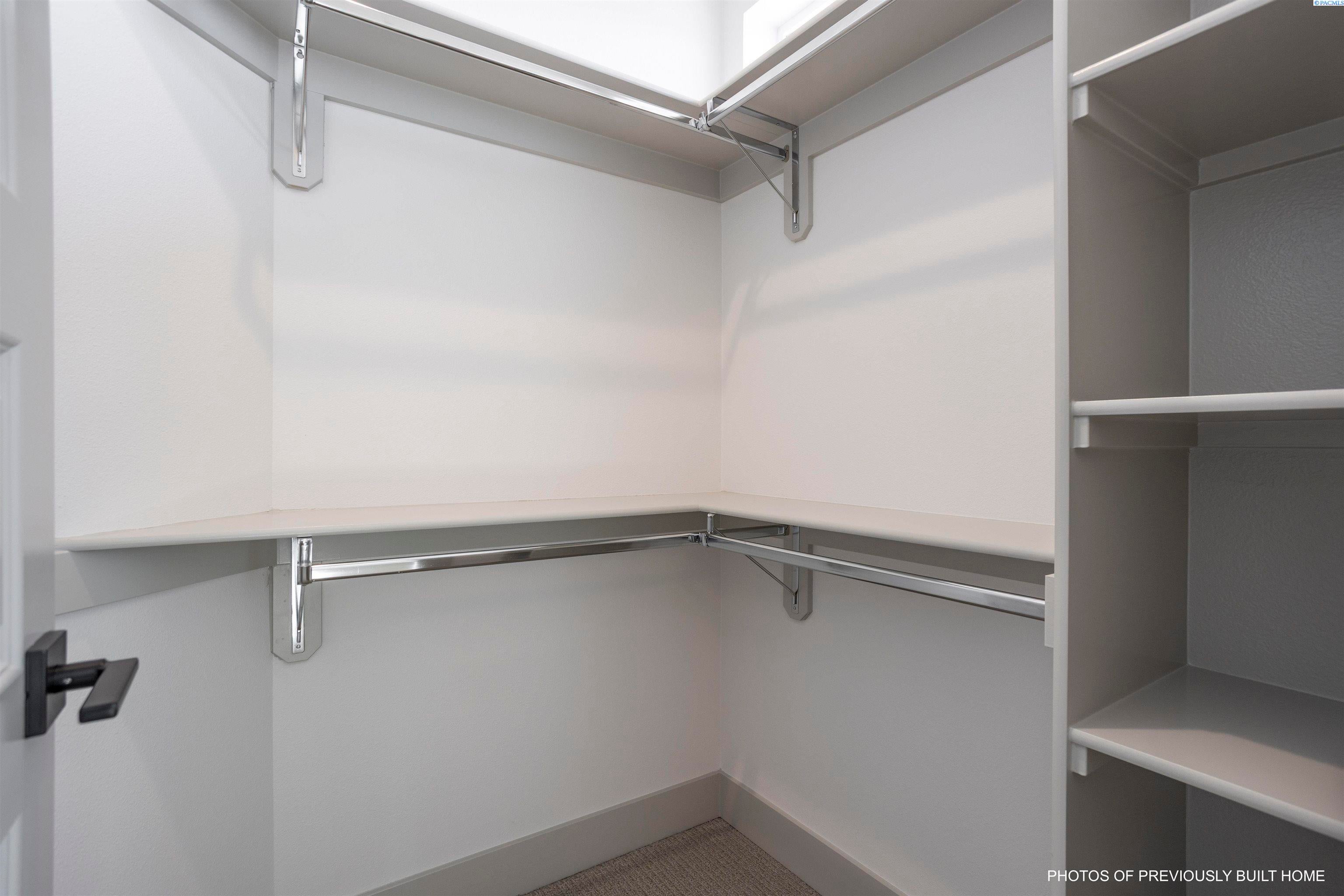 Pasco, Washington, 99301, United States, 4 Bedrooms Bedrooms, ,2 BathroomsBathrooms,Residential,For Sale,1981786