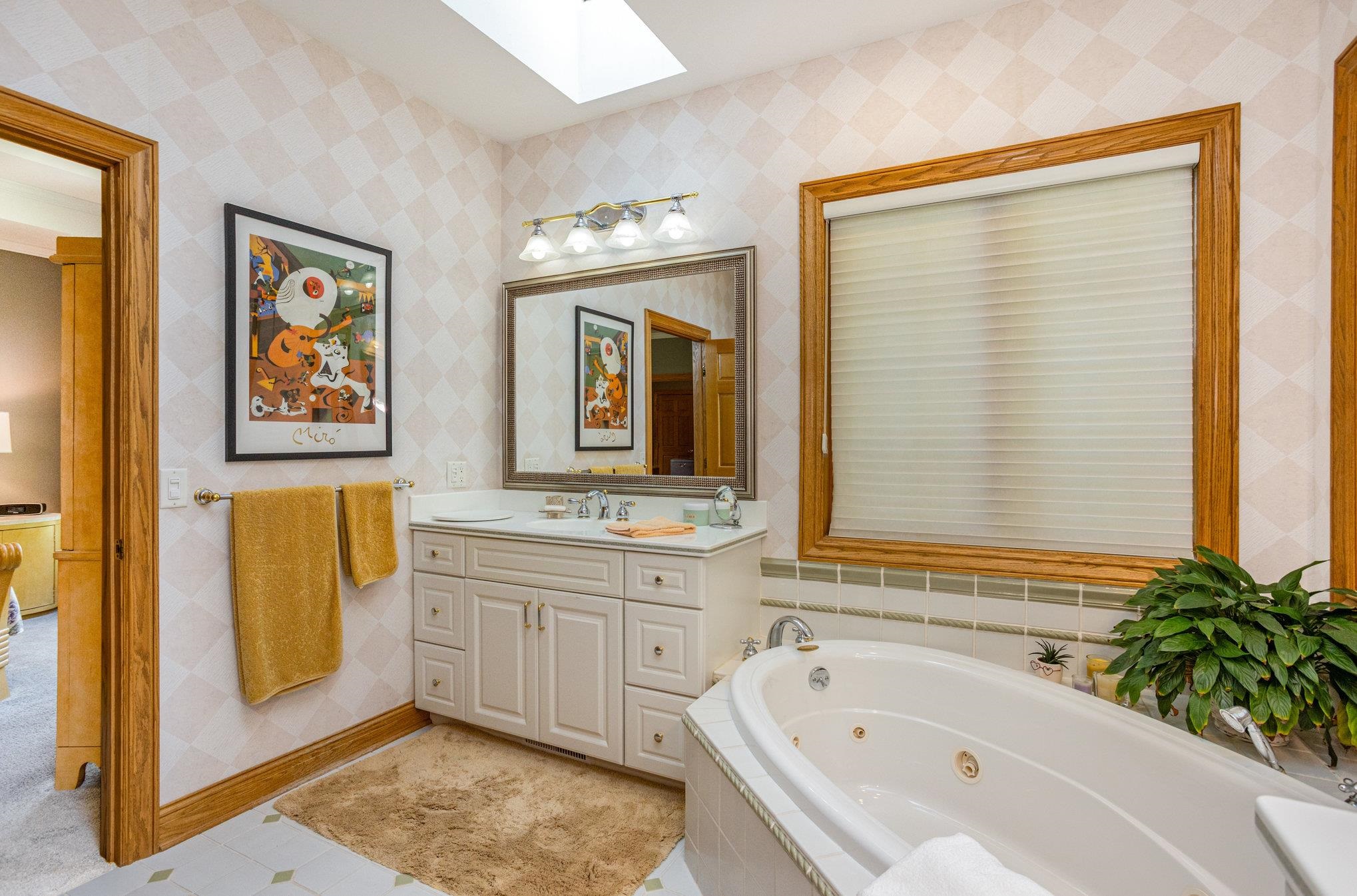 Bay City, Michigan, 48706, United States, 4 Bedrooms Bedrooms, ,5 BathroomsBathrooms,Residential,For Sale,1986135