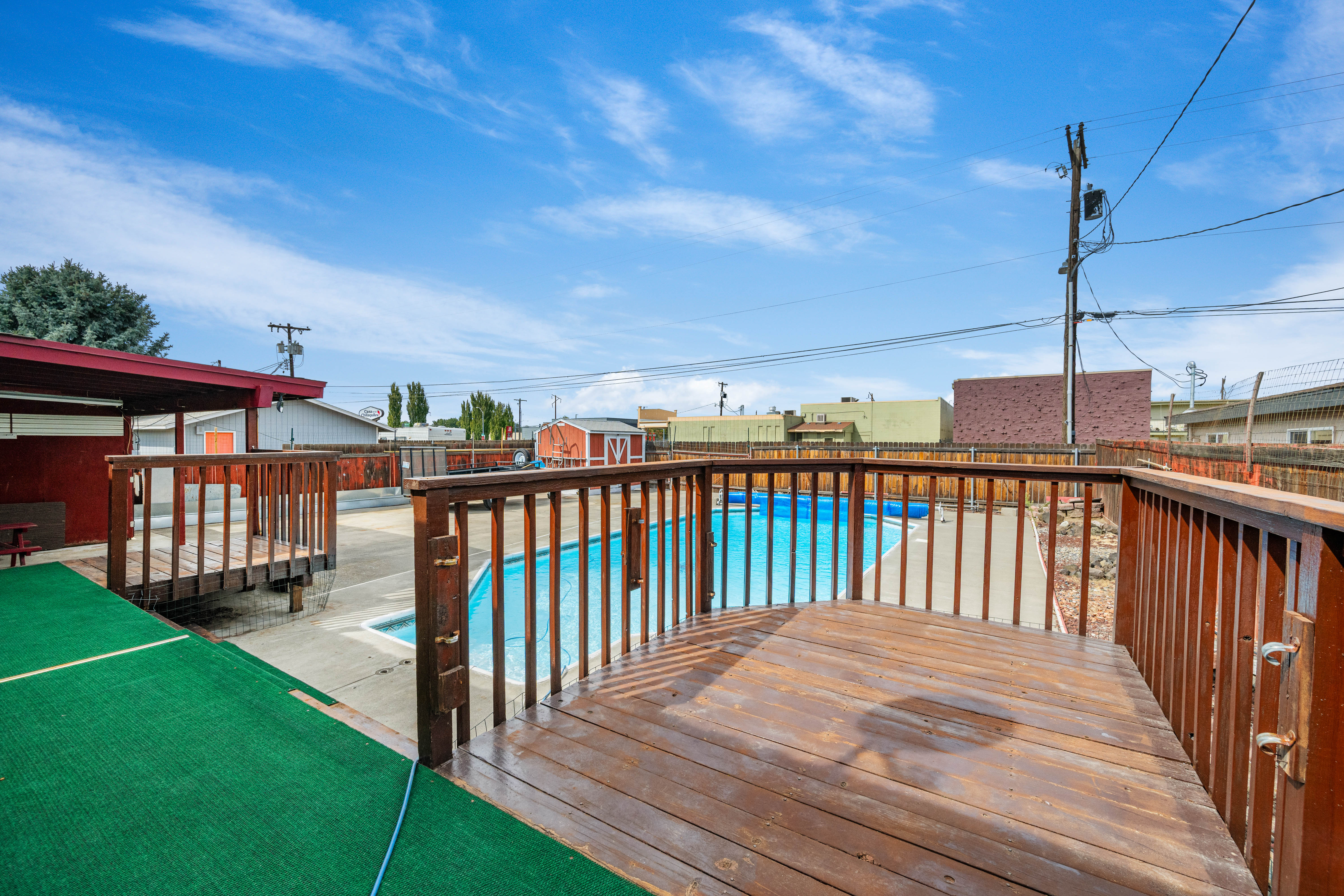  In-ground pool, RV parking and Lots of Space - 物件實景