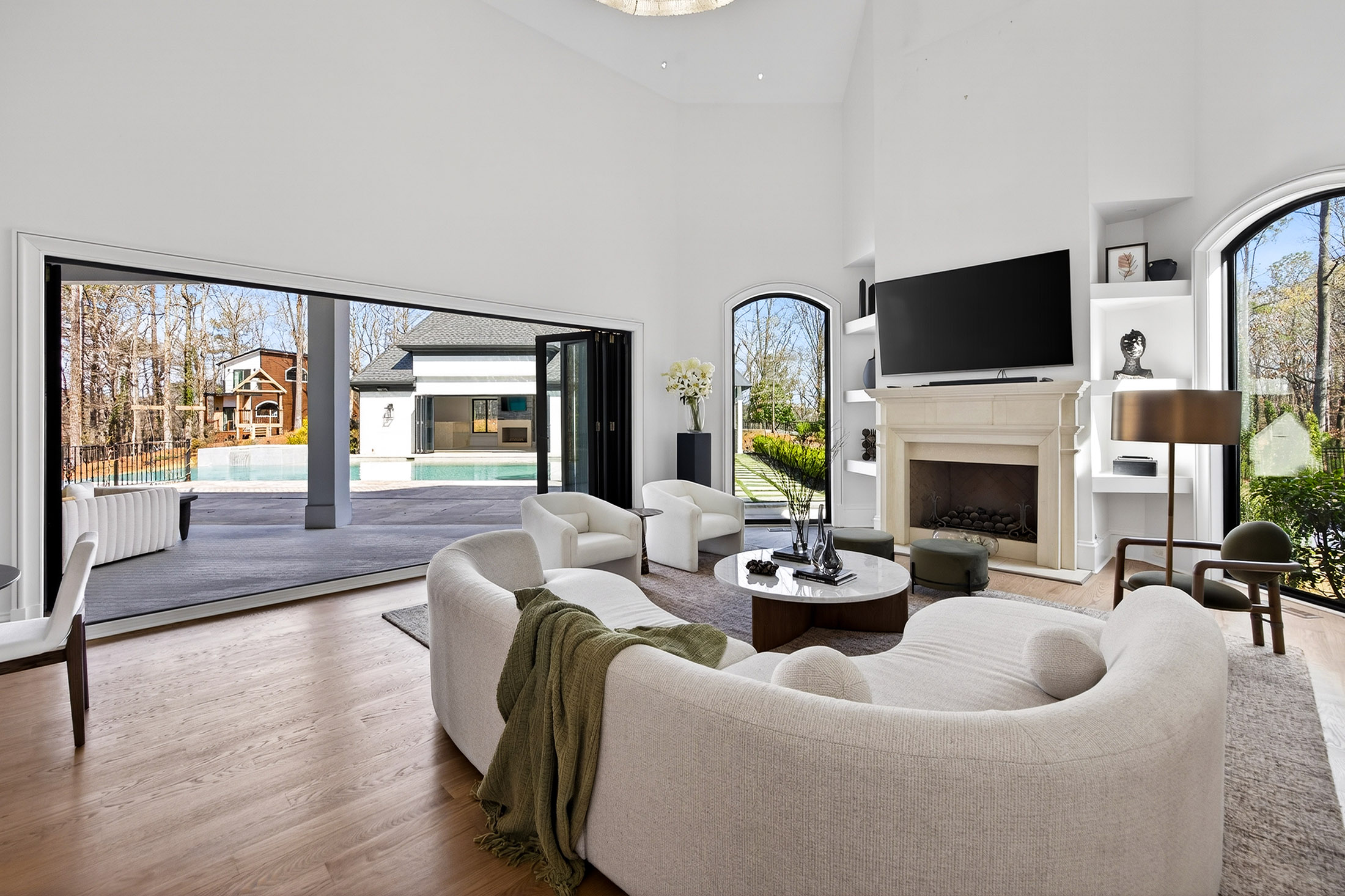  Exceptional Gated Estate with Resort-caliber Grounds - 物件實景