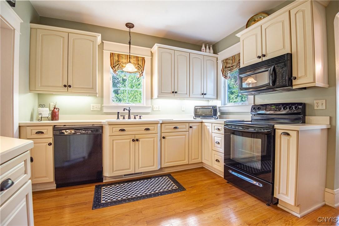 Rome, New York, 13440, United States, 4 Bedrooms Bedrooms, ,4 BathroomsBathrooms,Residential,For Sale,1906800