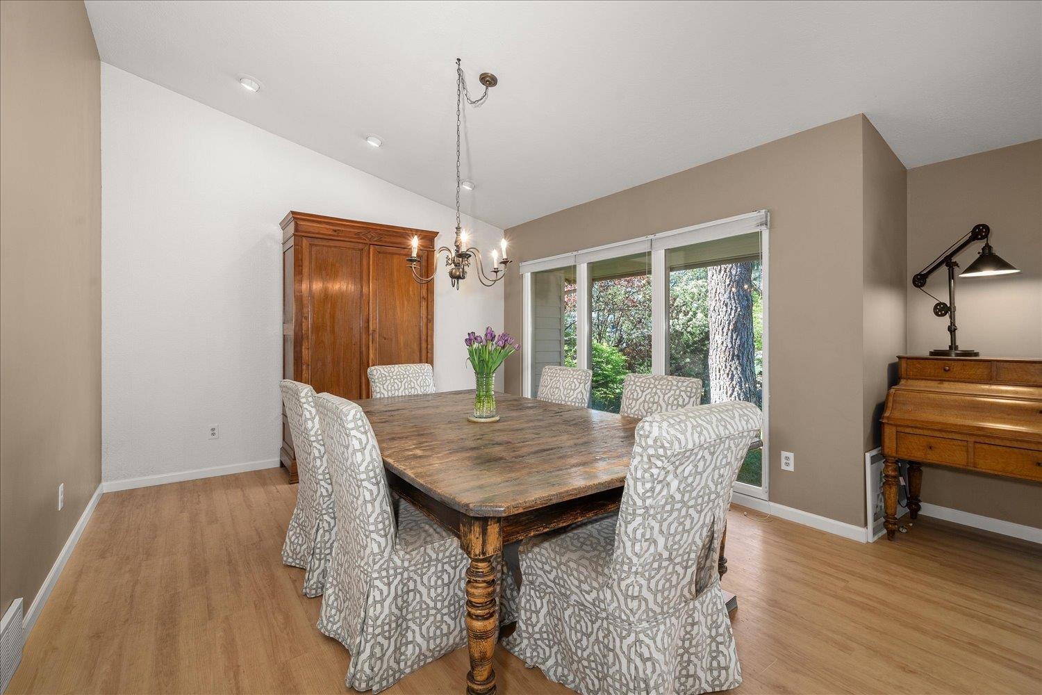 Spokane, Washington, 99203, United States, 5 Bedrooms Bedrooms, ,4 BathroomsBathrooms,Residential,For Sale,2048558