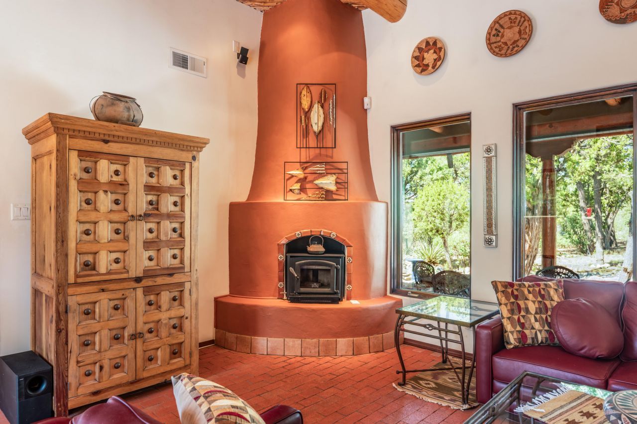 Tijeras, New Mexico, 87059, United States, 4 Bedrooms Bedrooms, ,2 BathroomsBathrooms,Residential,For Sale,1940446