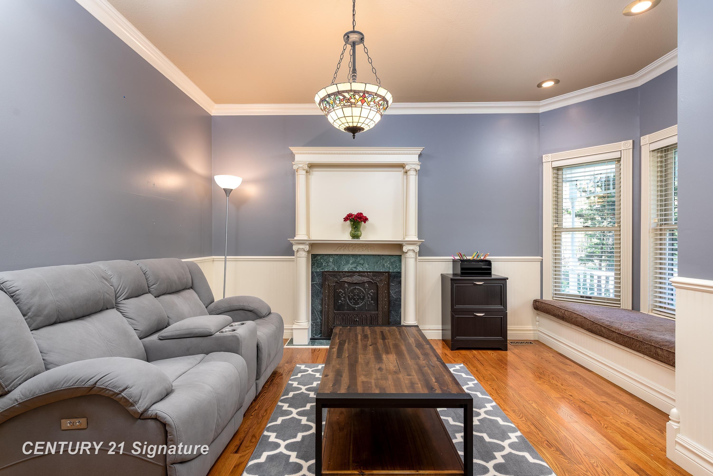 Midland, Michigan, 48642, United States, 5 Bedrooms Bedrooms, ,6 BathroomsBathrooms,Residential,For Sale,1977241