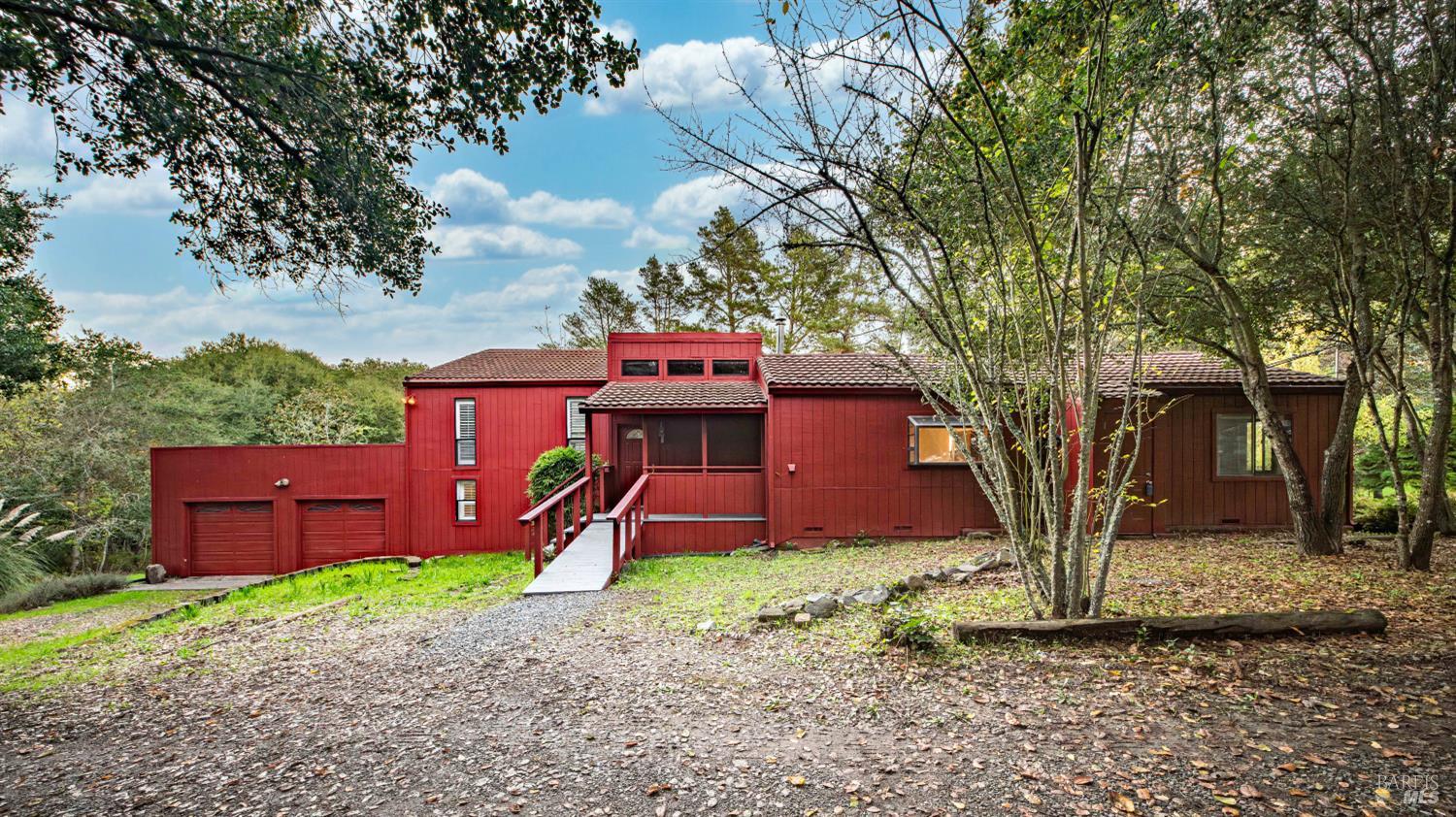 Sebastopol, California, 95472, United States, 3 Bedrooms Bedrooms, ,2 BathroomsBathrooms,Residential,For Sale,1997053