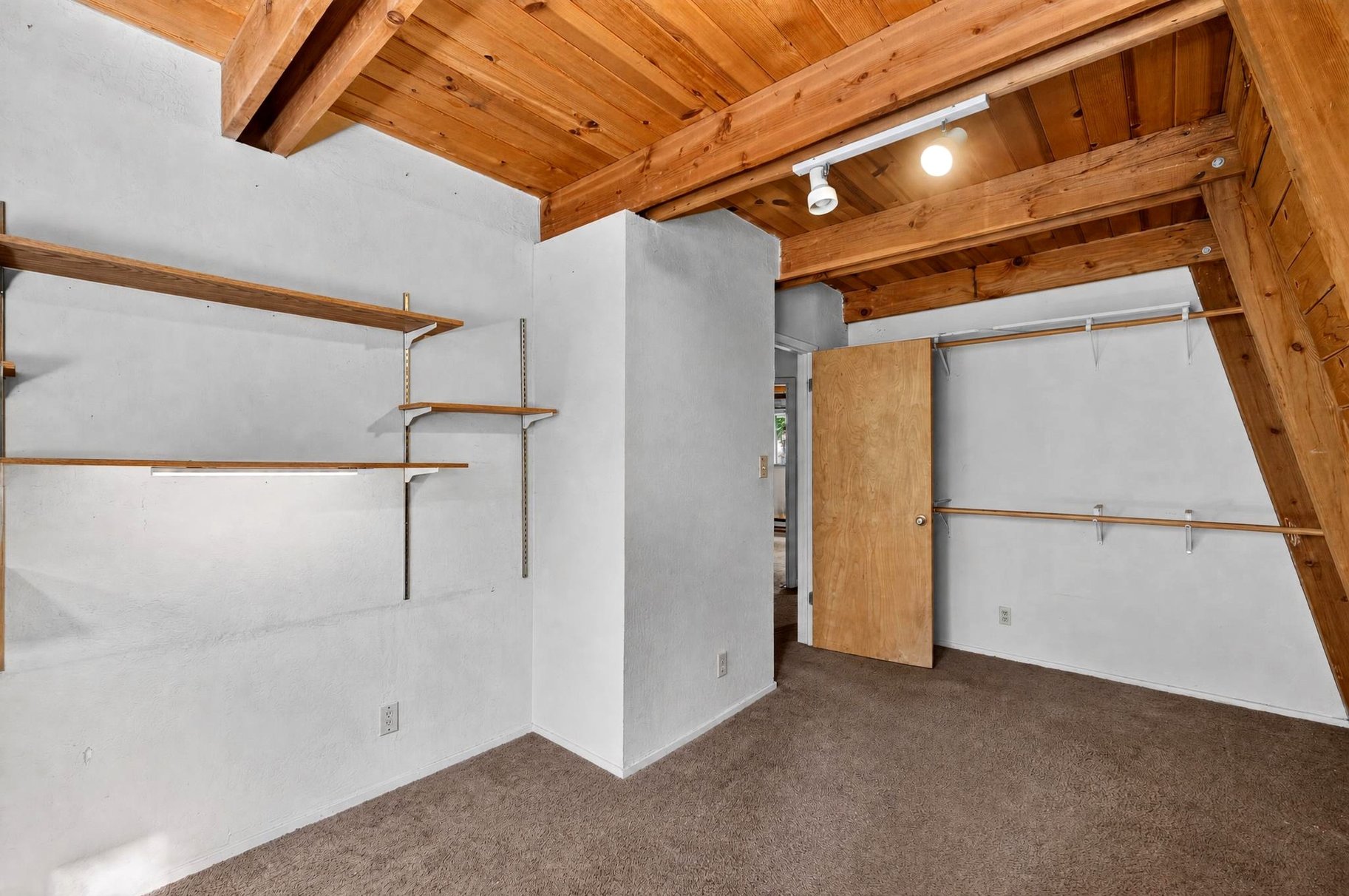  PRIME VALUE-ADD OPPORTUNITY IN SOUTH LAKE TAHOE - 物件實景