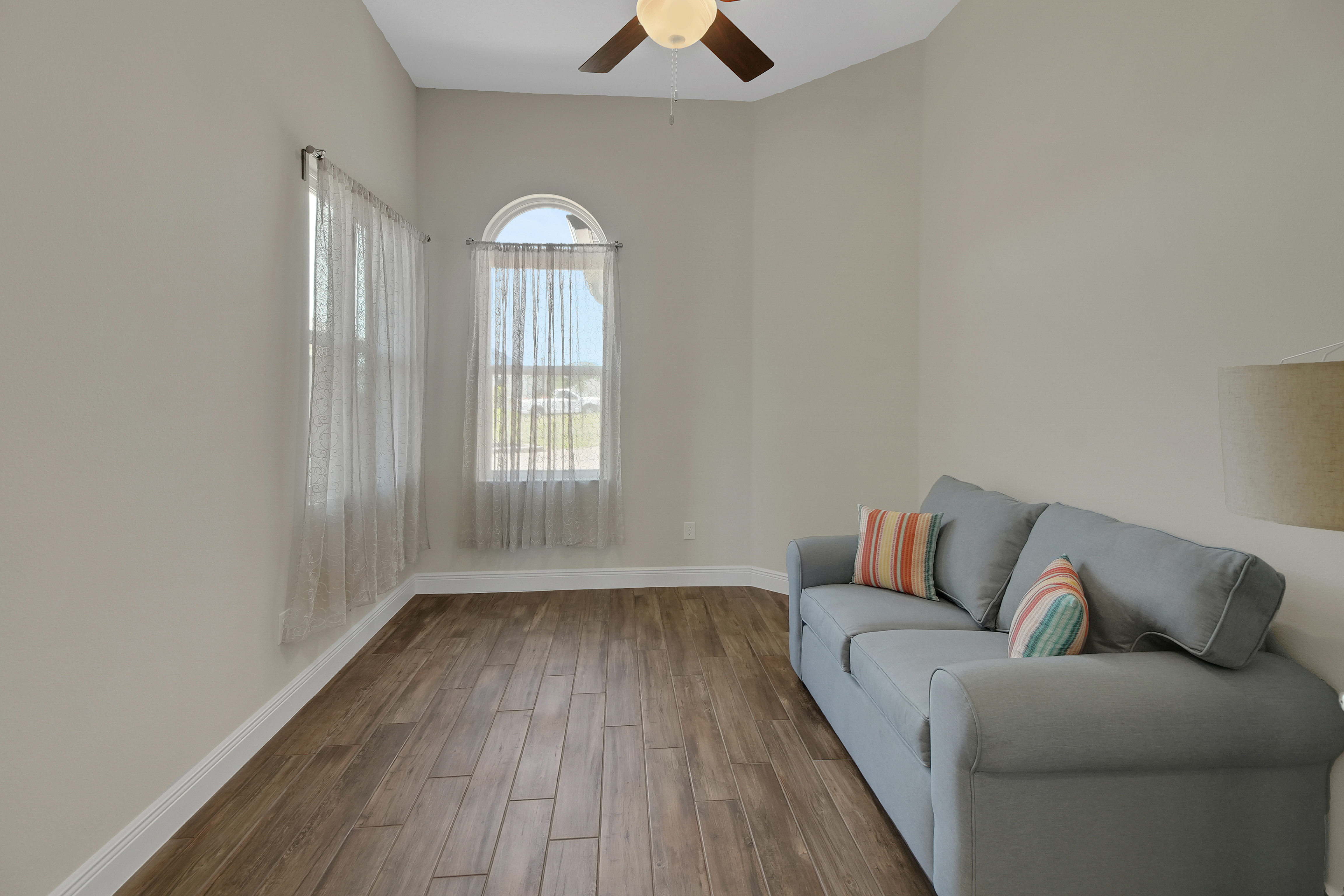 Lady Lake, Florida, 32159, United States, 4 Bedrooms Bedrooms, ,3 BathroomsBathrooms,Residential,For Sale,2001530