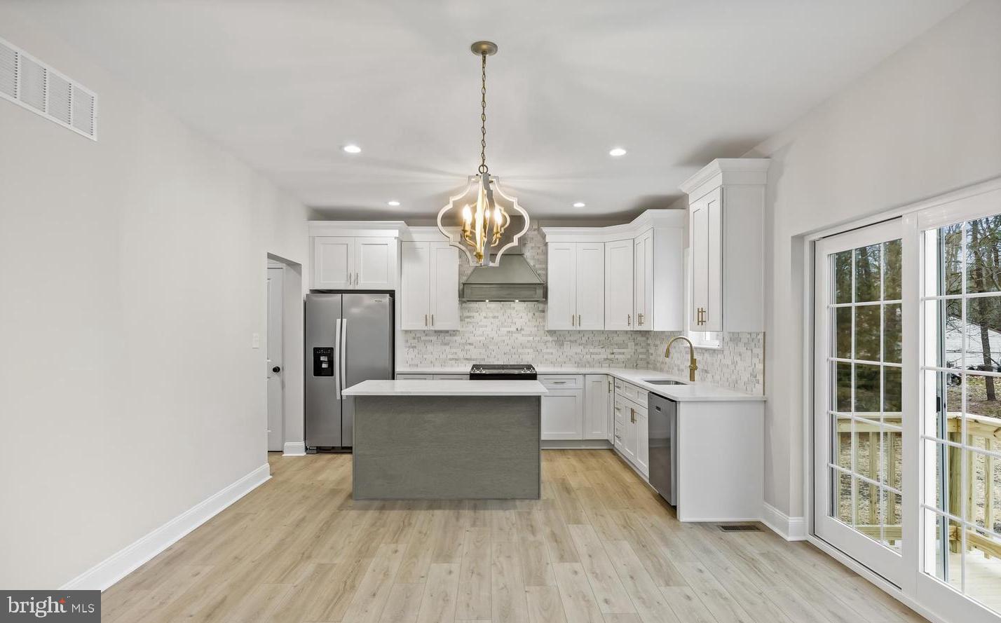 HAMMONTON, New Jersey, 08037, United States, 4 Bedrooms Bedrooms, ,3 BathroomsBathrooms,Residential,For Sale,1996432