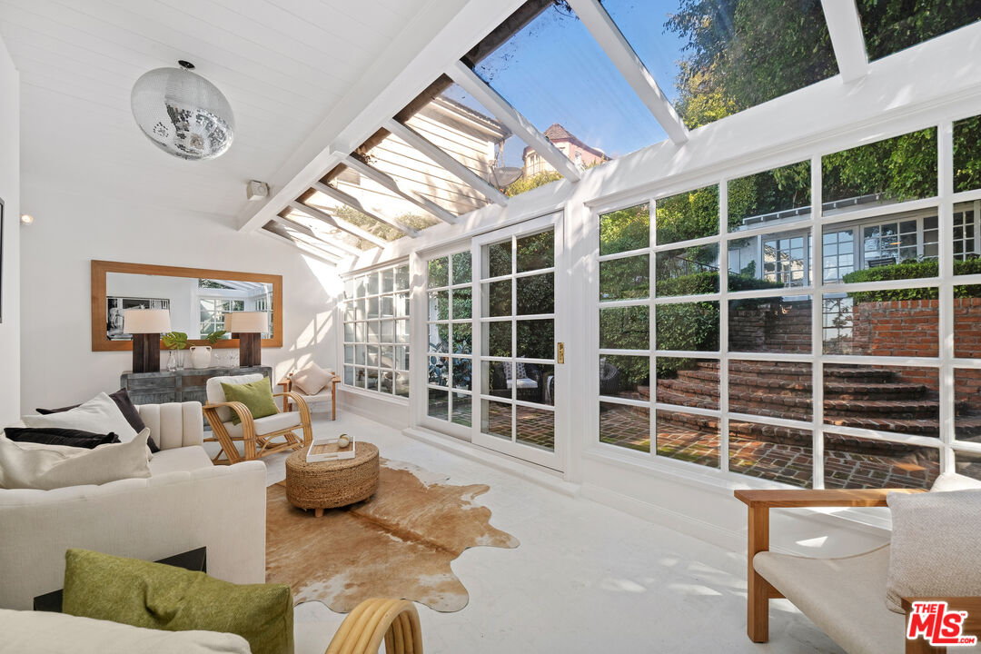 Los Angeles, California, 90069, United States, 4 Bedrooms Bedrooms, ,2 BathroomsBathrooms,Residential,For Sale,1700120