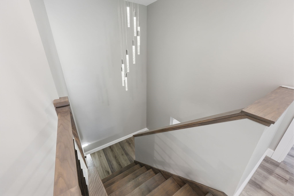 Holyoke, Massachusetts, 01040, United States, 3 Bedrooms Bedrooms, ,3 BathroomsBathrooms,Residential,For Sale,2003415