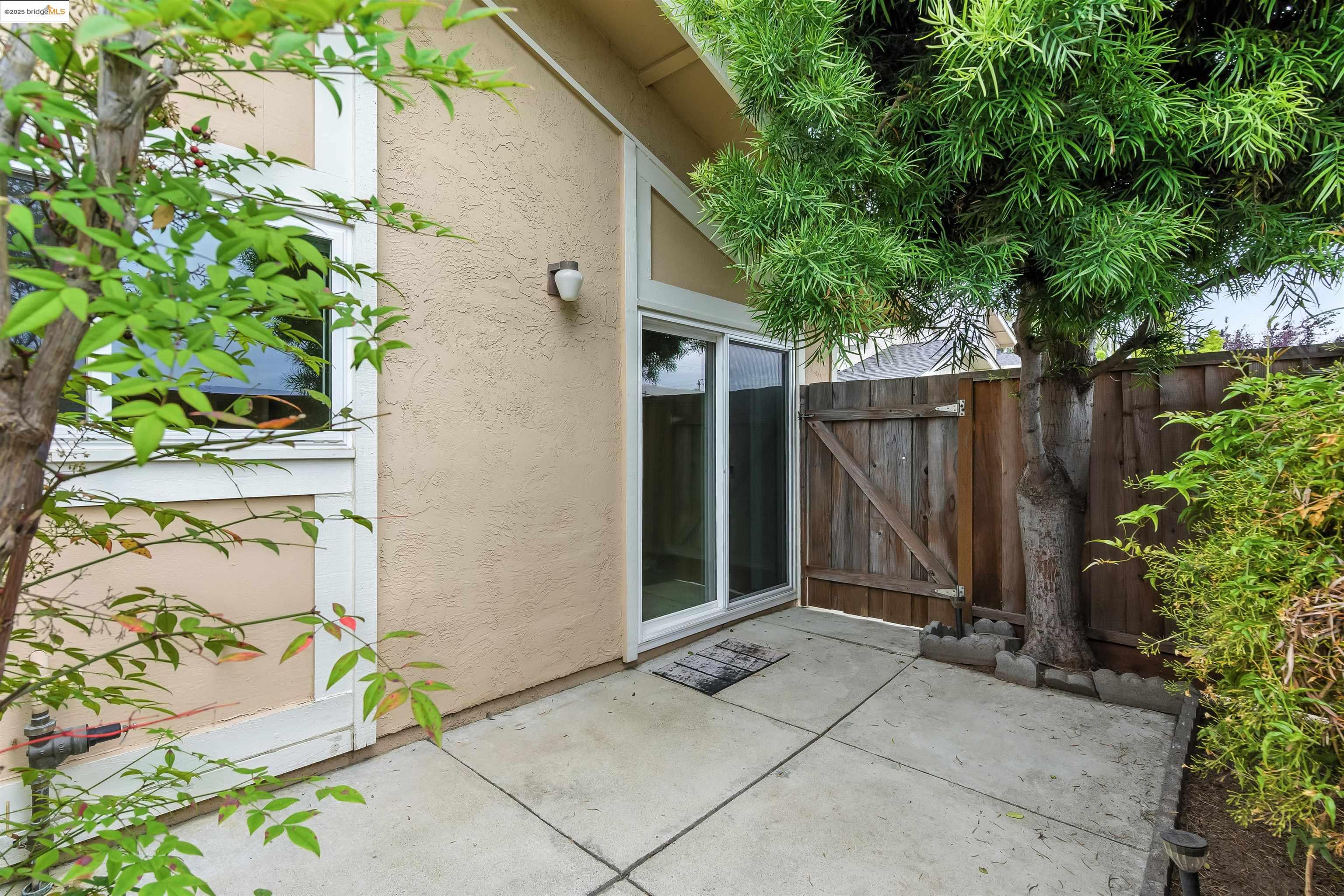 San Leandro, California, 94577, United States, 2 Bedrooms Bedrooms, ,2 BathroomsBathrooms,Residential,For Sale,1900911