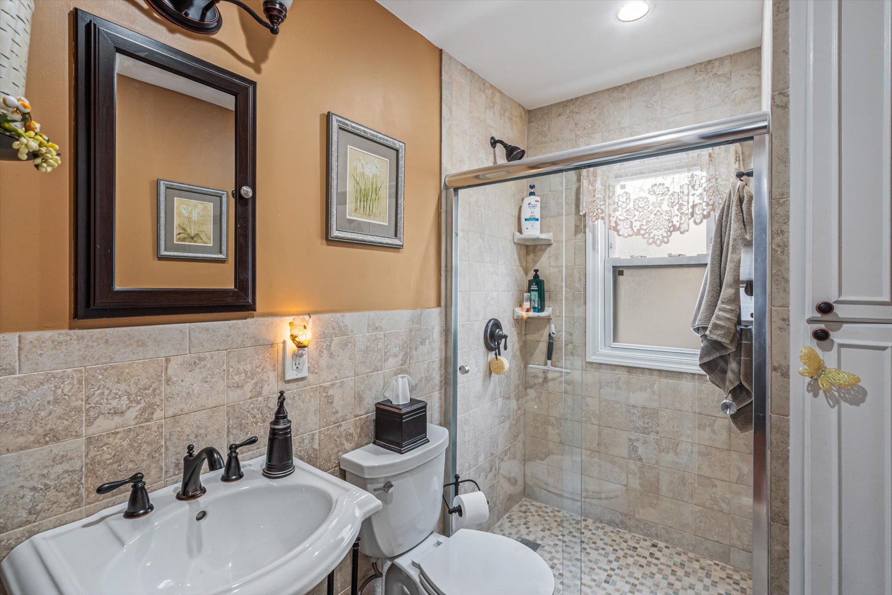  79-42 264th Street, Glen Oaks, NY, 11004 - 物件實景