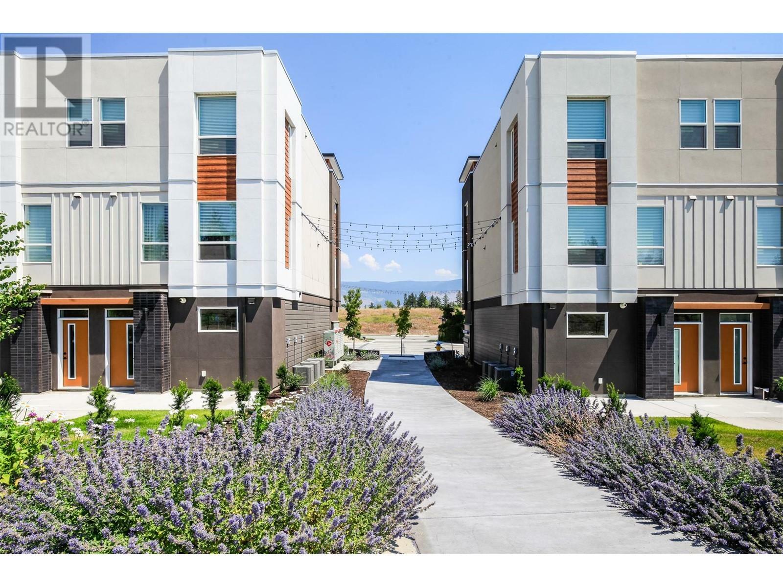 KELOWNA, British Columbia, V1Y 9T1, CA, 3 Bedrooms Bedrooms, ,3 BathroomsBathrooms,Residential,For Sale,1961682