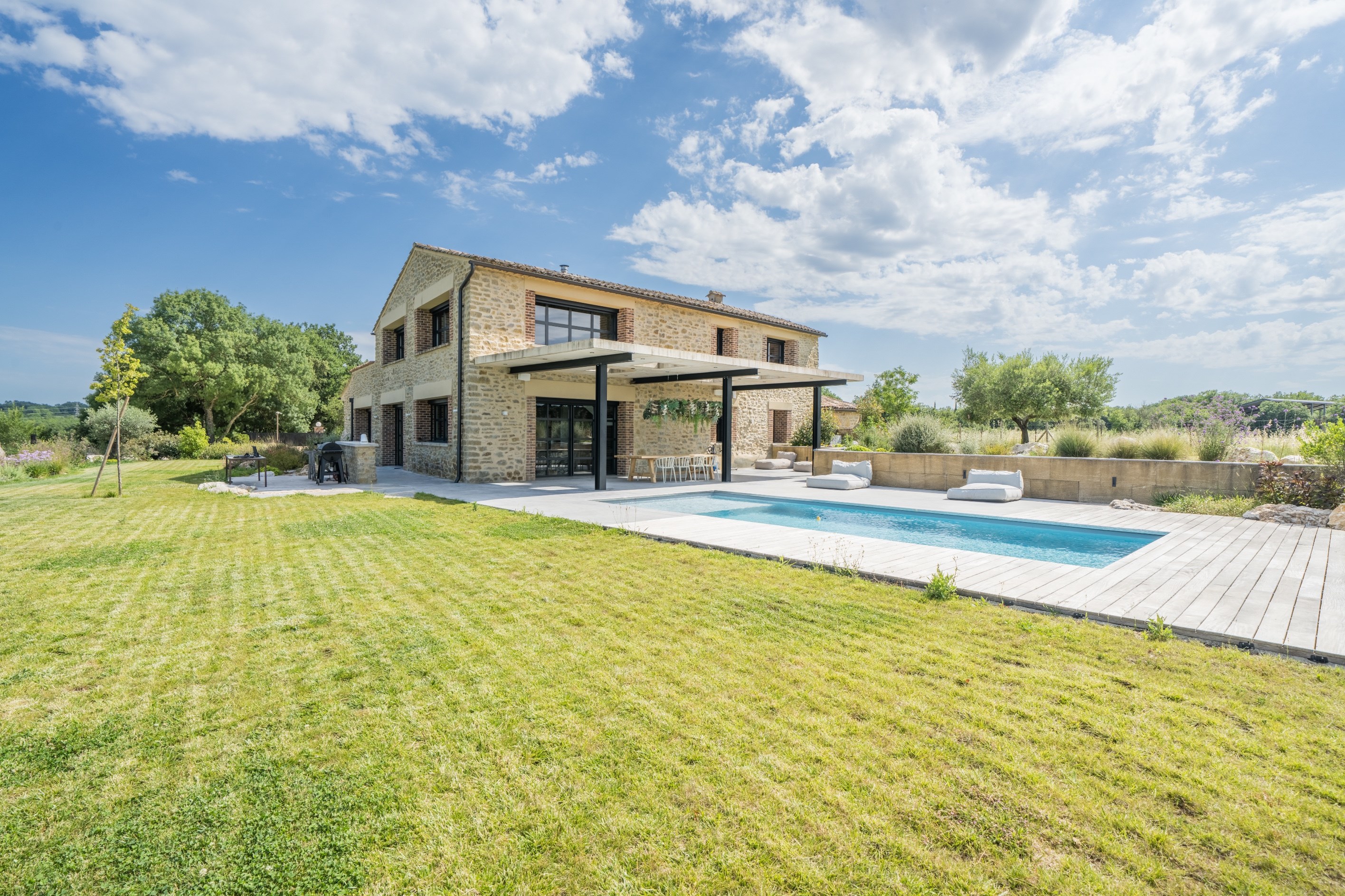  Exceptional Property – 345 sqm – 1.3 ha Park – Swimming Pool – Near Uzès - 物件實景