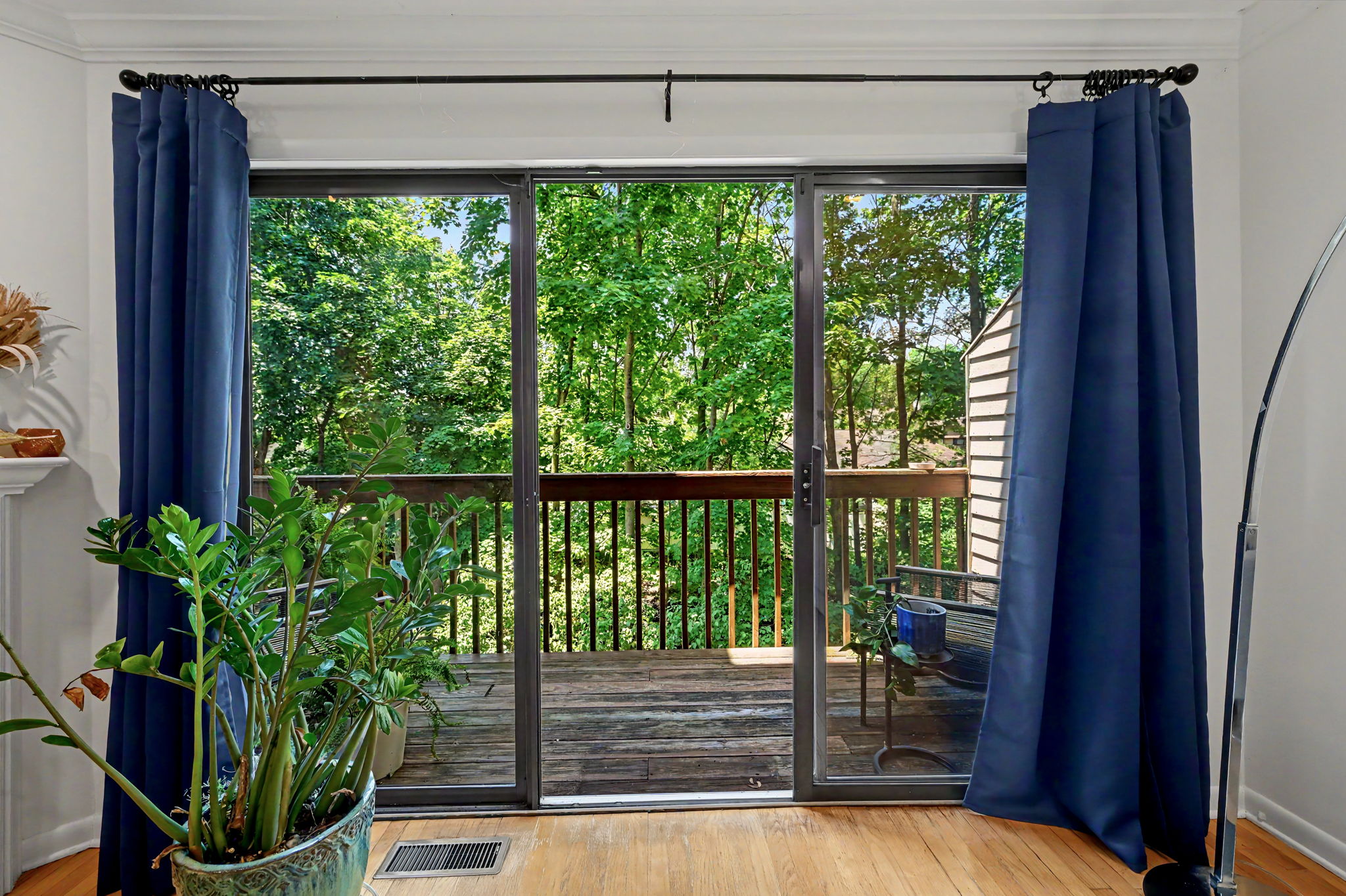  2435 Bedford Street - 物件實景