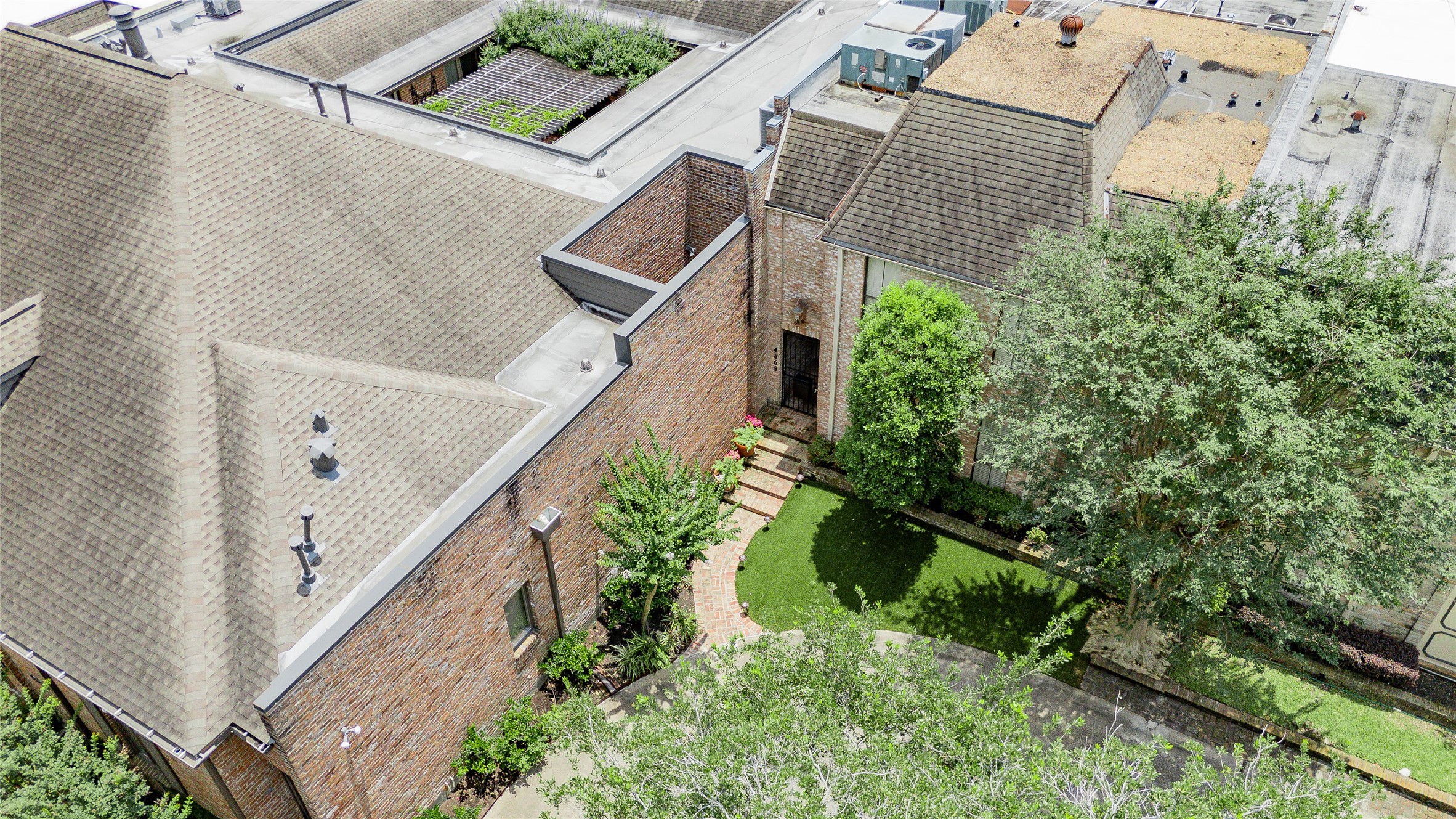 Houston, Texas, 77056, United States, 3 Bedrooms Bedrooms, ,5 BathroomsBathrooms,Residential,For Sale,1911069