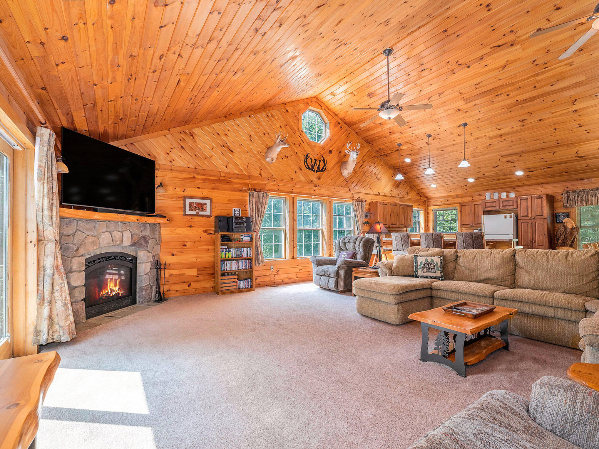 Manistee, Michigan, 49660, United States, 2 Bedrooms Bedrooms, ,2 BathroomsBathrooms,Residential,For Sale,1896192