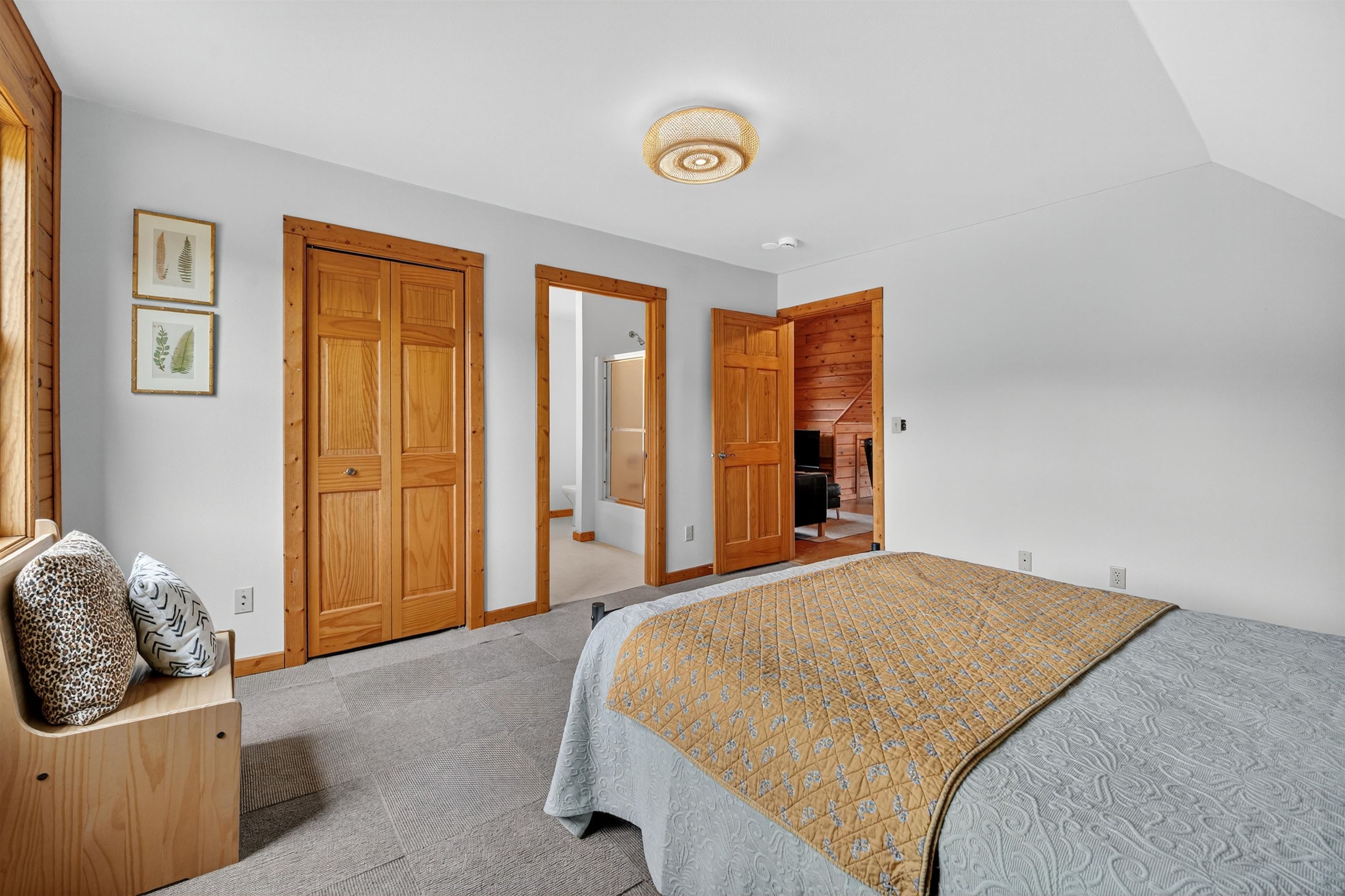 IOLA, Wisconsin, 54945, United States, 2 Bedrooms Bedrooms, ,3 BathroomsBathrooms,Residential,For Sale,1991168