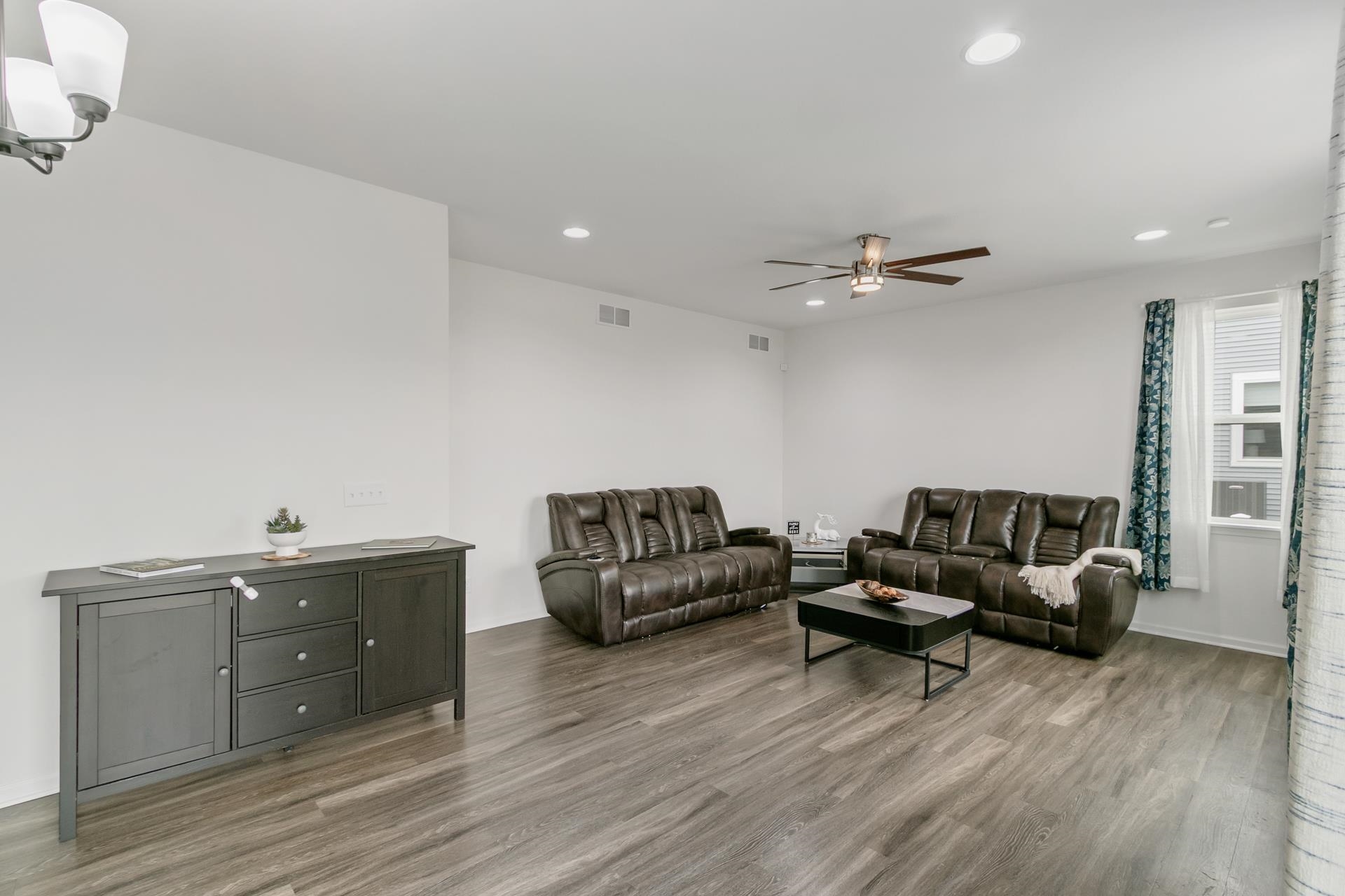 DeForest, Wisconsin, 53532, United States, 4 Bedrooms Bedrooms, ,4 BathroomsBathrooms,Residential,For Sale,1913237