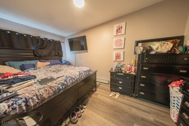 Paterson City, New Jersey, 07524, United States, 7 Bedrooms Bedrooms, ,3 BathroomsBathrooms,Residential,For Sale,1906388