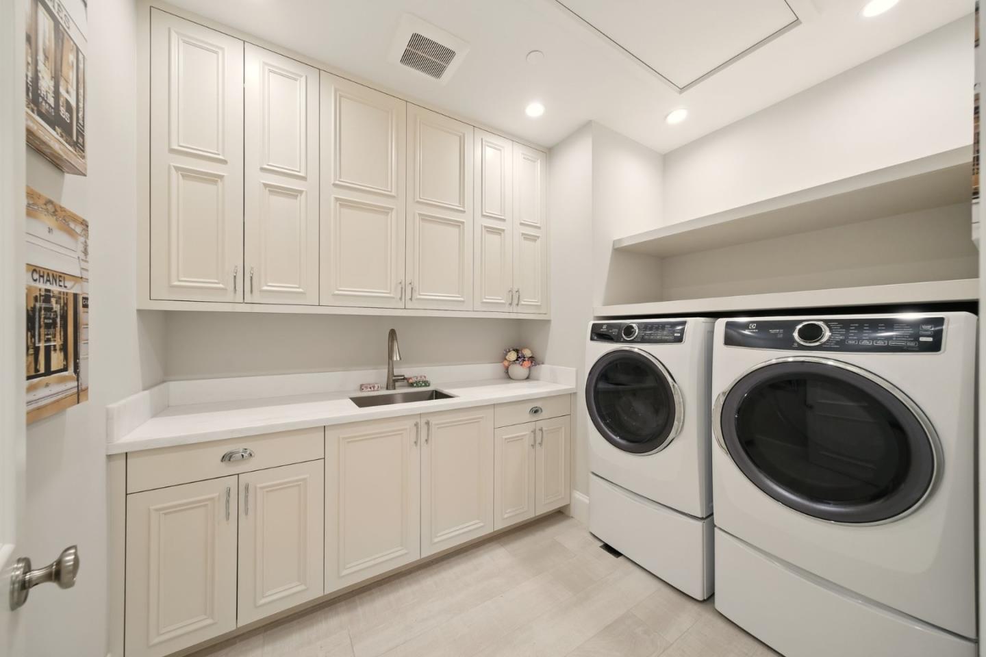 San Mateo, California, 94402, United States, 4 Bedrooms Bedrooms, ,6 BathroomsBathrooms,Residential,For Sale,1836989
