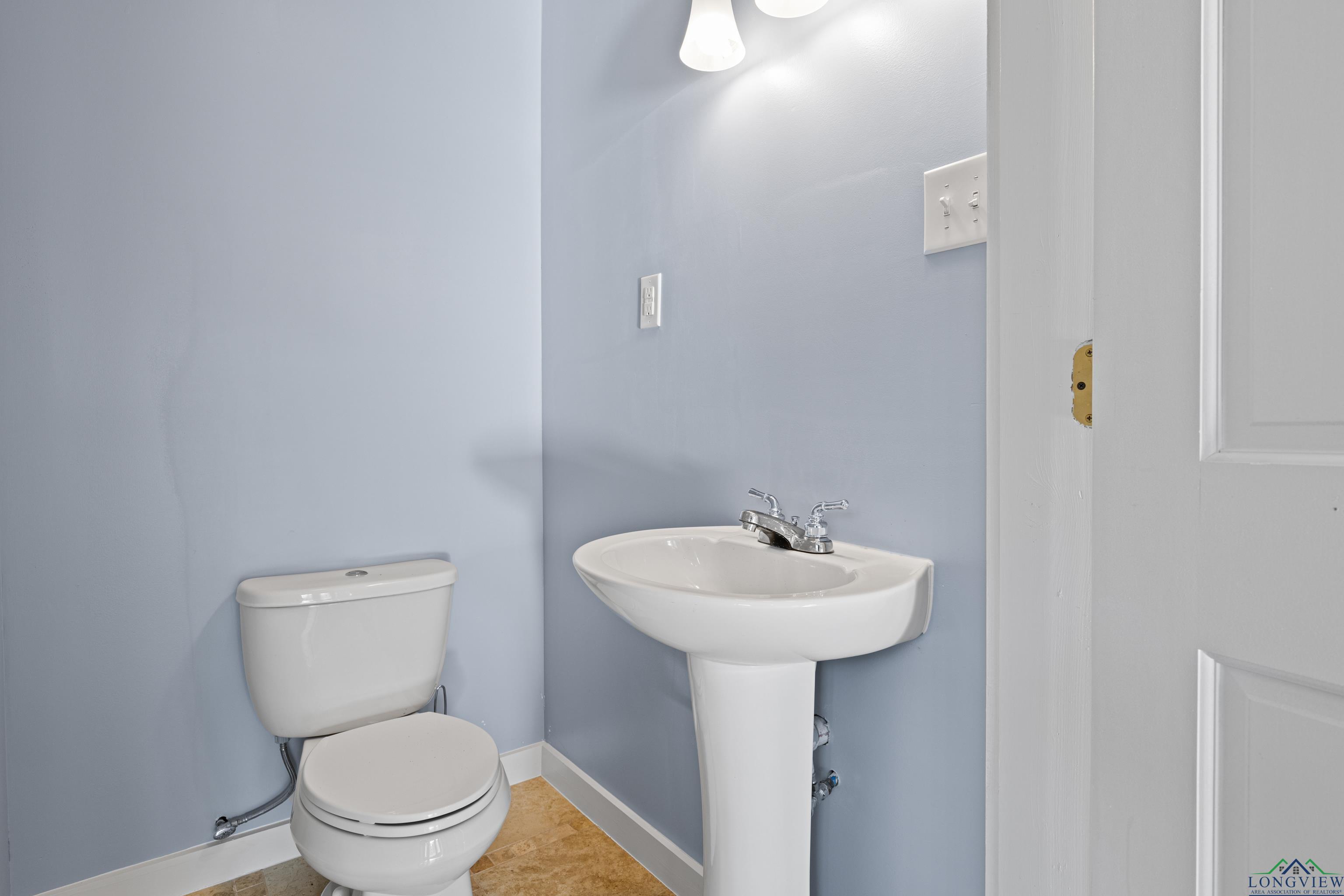 Jefferson, Texas, 75657, United States, 4 Bedrooms Bedrooms, ,5 BathroomsBathrooms,Residential,For Sale,1868474