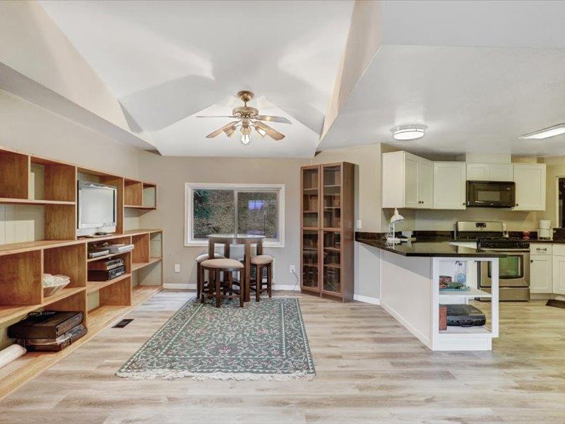 Grass Valley, California, 95949, United States, 3 Bedrooms Bedrooms, ,2 BathroomsBathrooms,Residential,For Sale,1982104