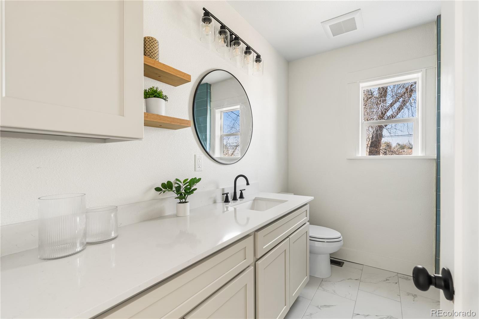 Englewood, Colorado, 80110, United States, 4 Bedrooms Bedrooms, ,2 BathroomsBathrooms,Residential,For Sale,1993019