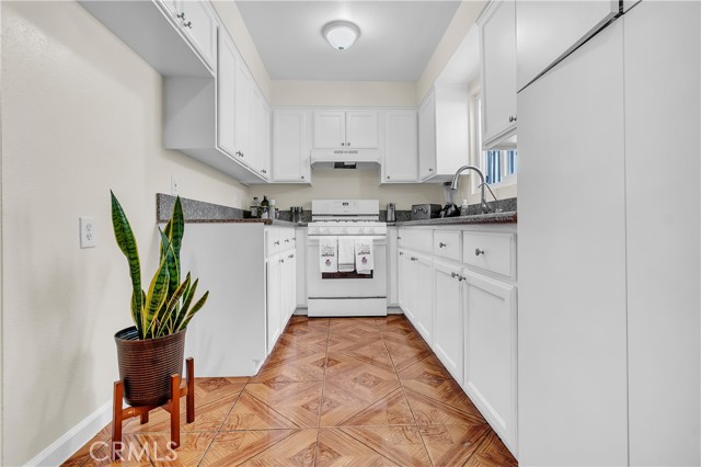 Los Angeles, California, 90059, United States, 3 Bedrooms Bedrooms, ,2 BathroomsBathrooms,Residential,For Sale,1916036