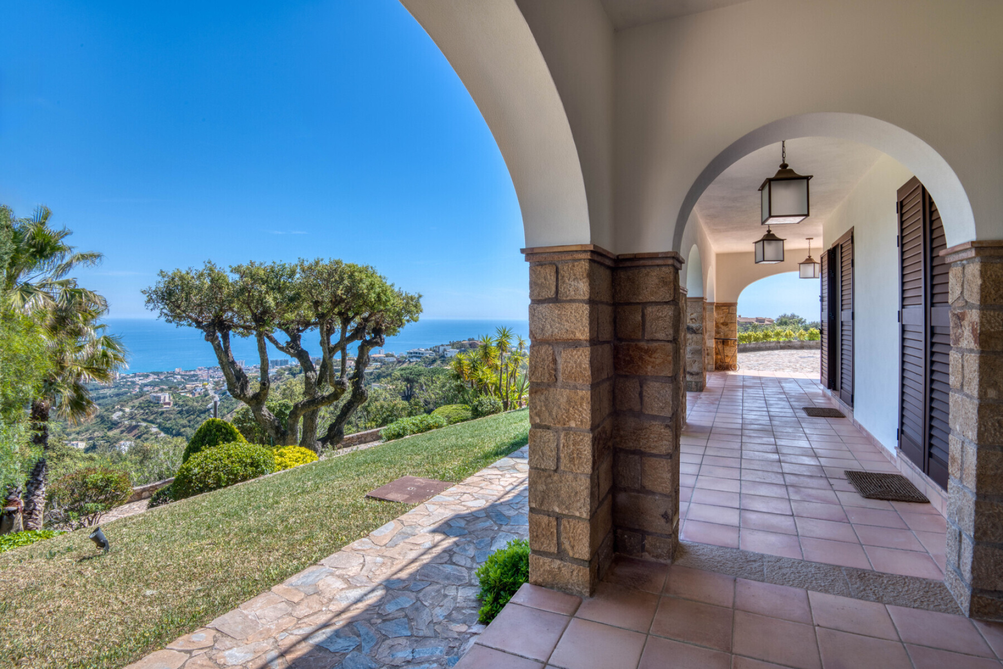  Exclusive designer villa with stunning sea views in Platja d