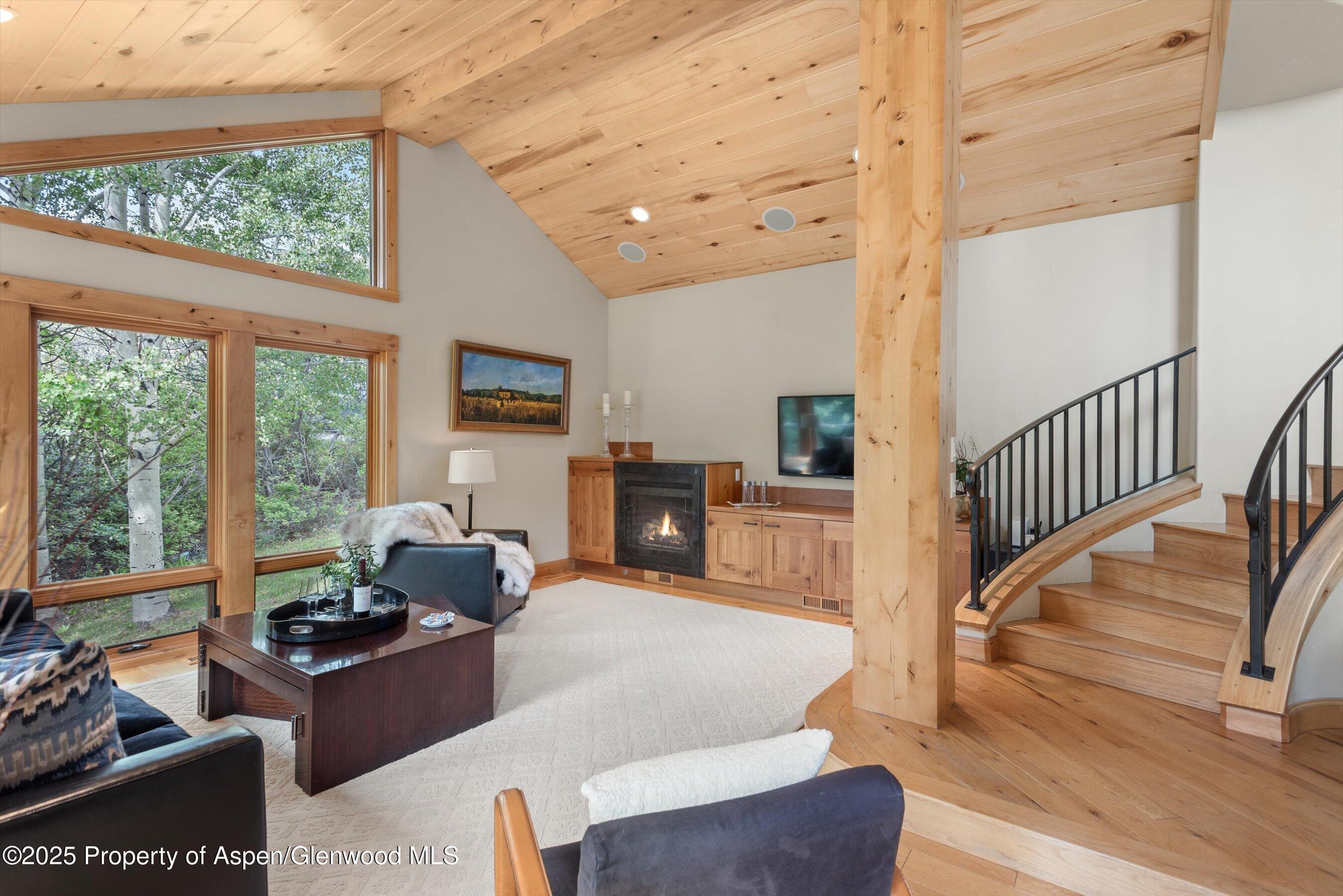 Snowmass Village, Colorado, 81615, United States, 3 Bedrooms Bedrooms, ,3 BathroomsBathrooms,Residential,For Sale,1874657