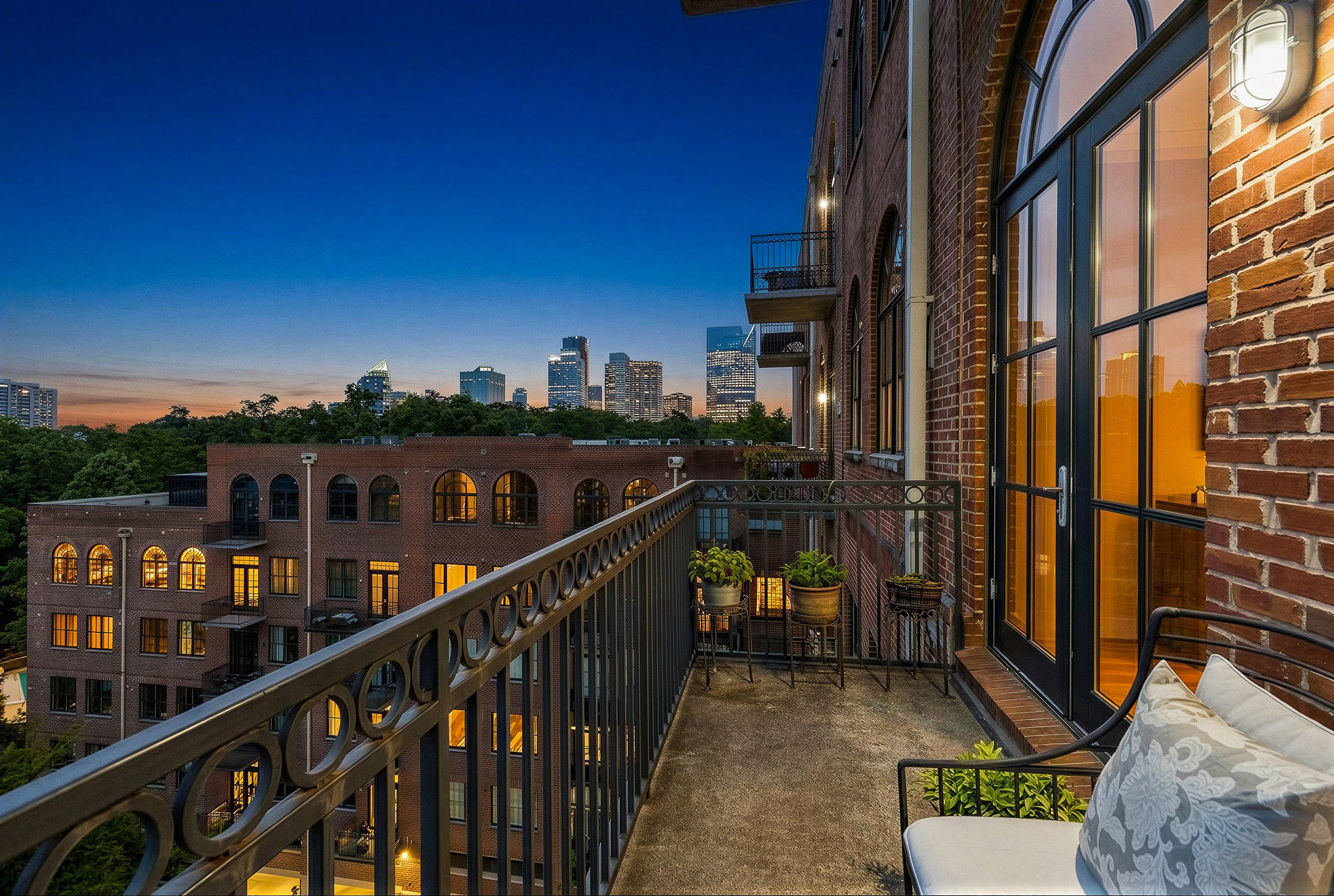  Elevated Loft Living in the Heart of Buckhead - 物件實景